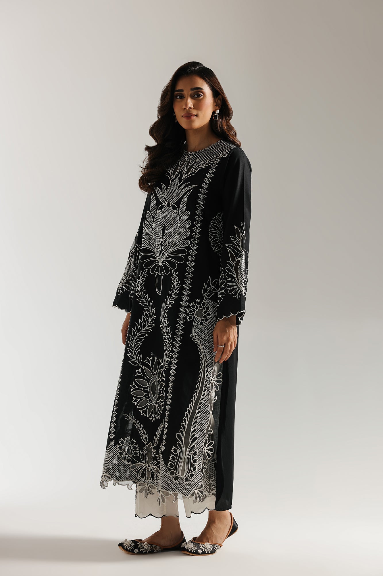 EMBROIDERED SUIT (E3305/103/902) - Image 3