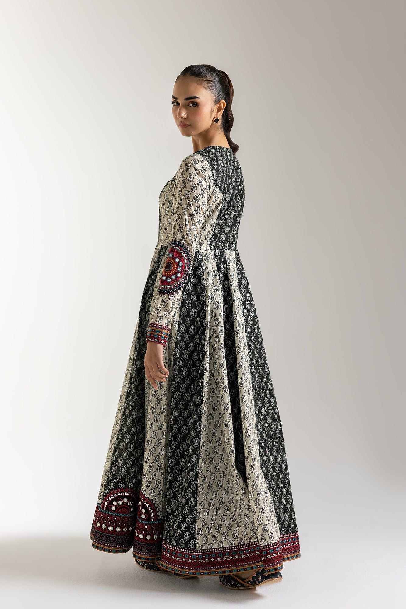 EMBROIDERED PISHWAS (E103/003/3311) - Image 3