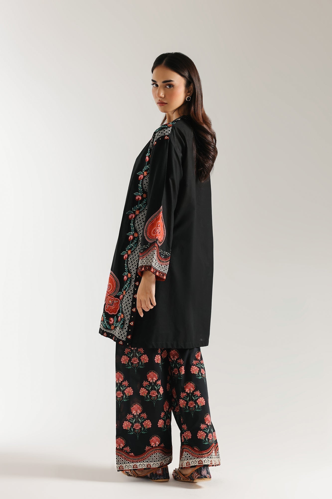 EMBROIDERED SUIT (E103/901/3328) - Image 4