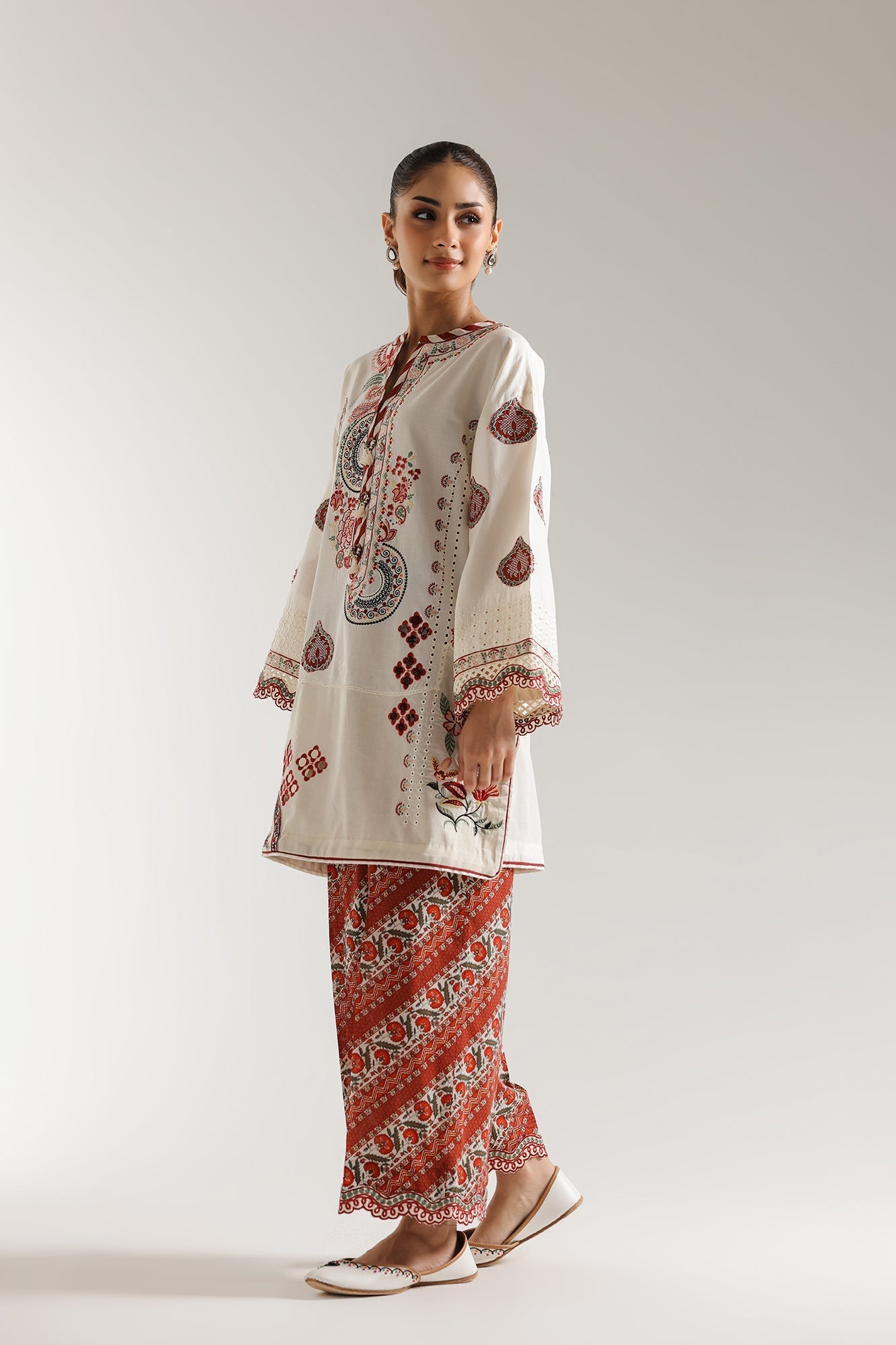 EMBROIDERED SUIT (E103/002/3330) - Image 3