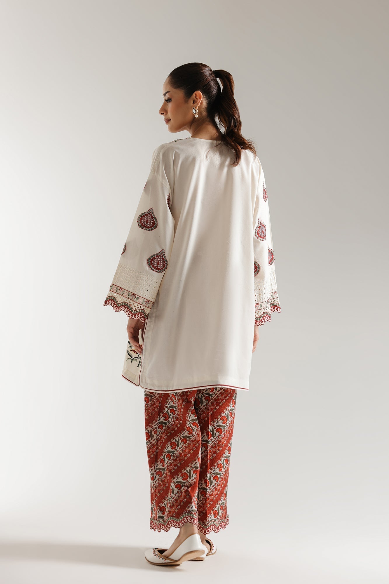 EMBROIDERED SUIT (E103/002/3330) - Image 4
