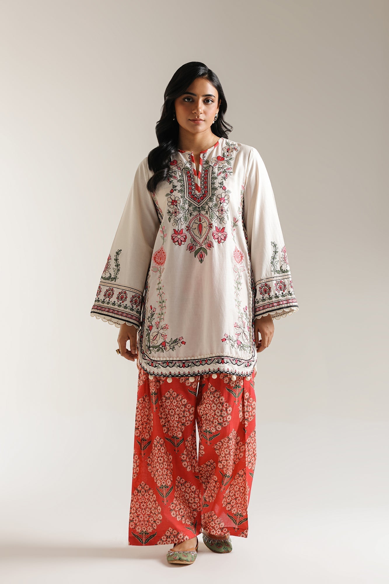 EMBROIDERED SUIT (E103/005/3331) - Image 2