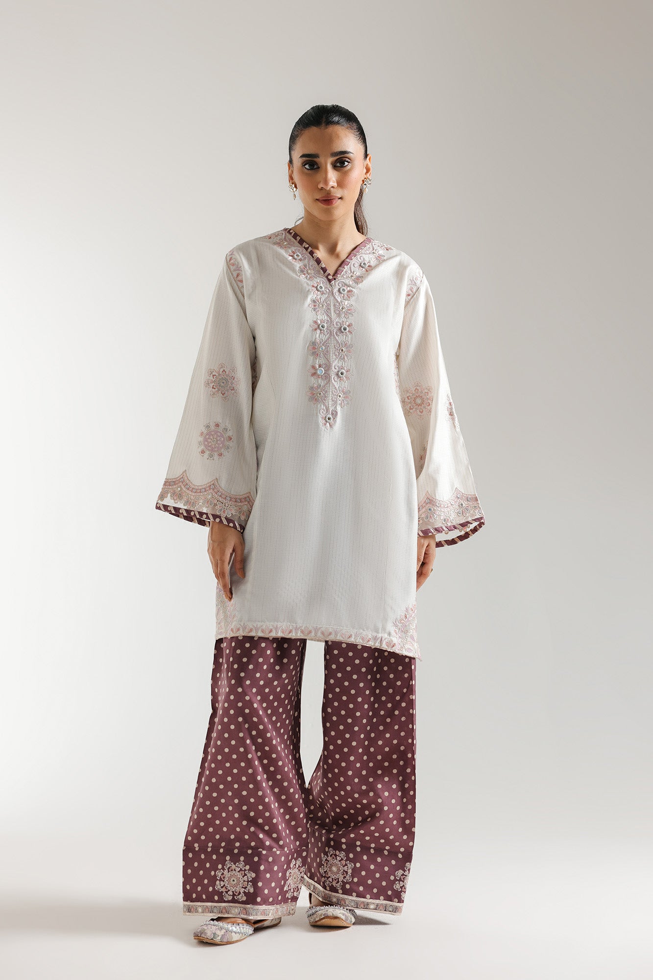 EMBROIDERED SUIT (E3337/103/002) - Image 2