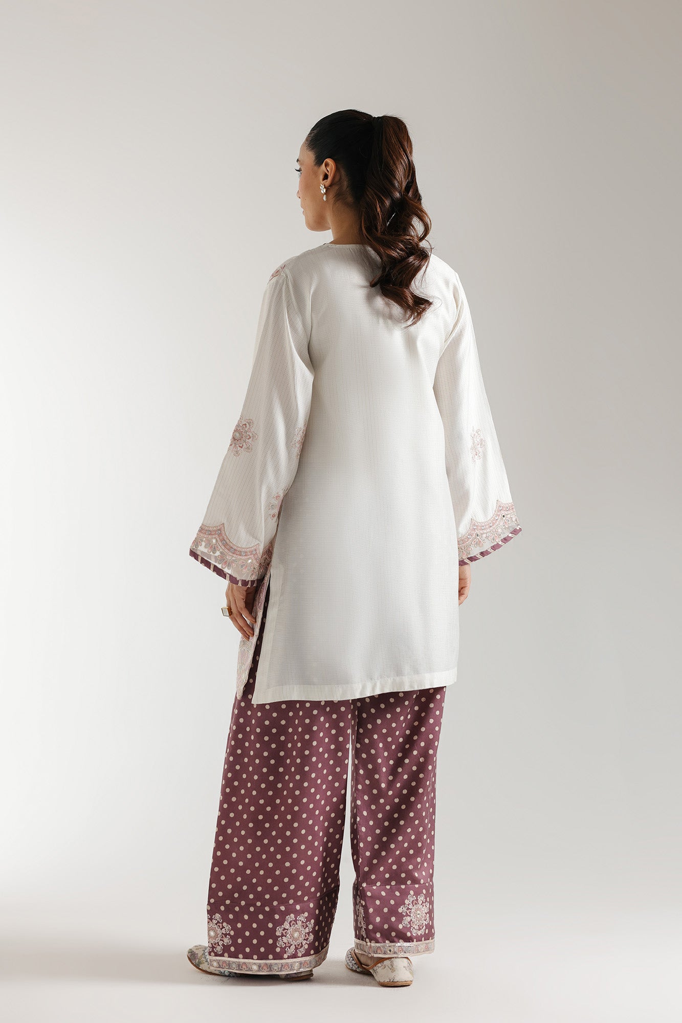 EMBROIDERED SUIT (E3337/103/002) - Image 3