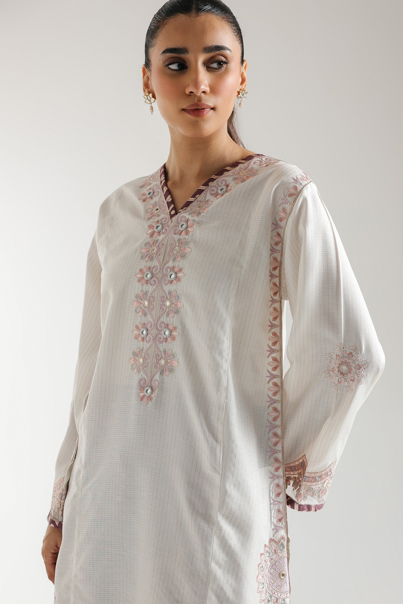 EMBROIDERED SUIT (E3337/103/002) - Image 4