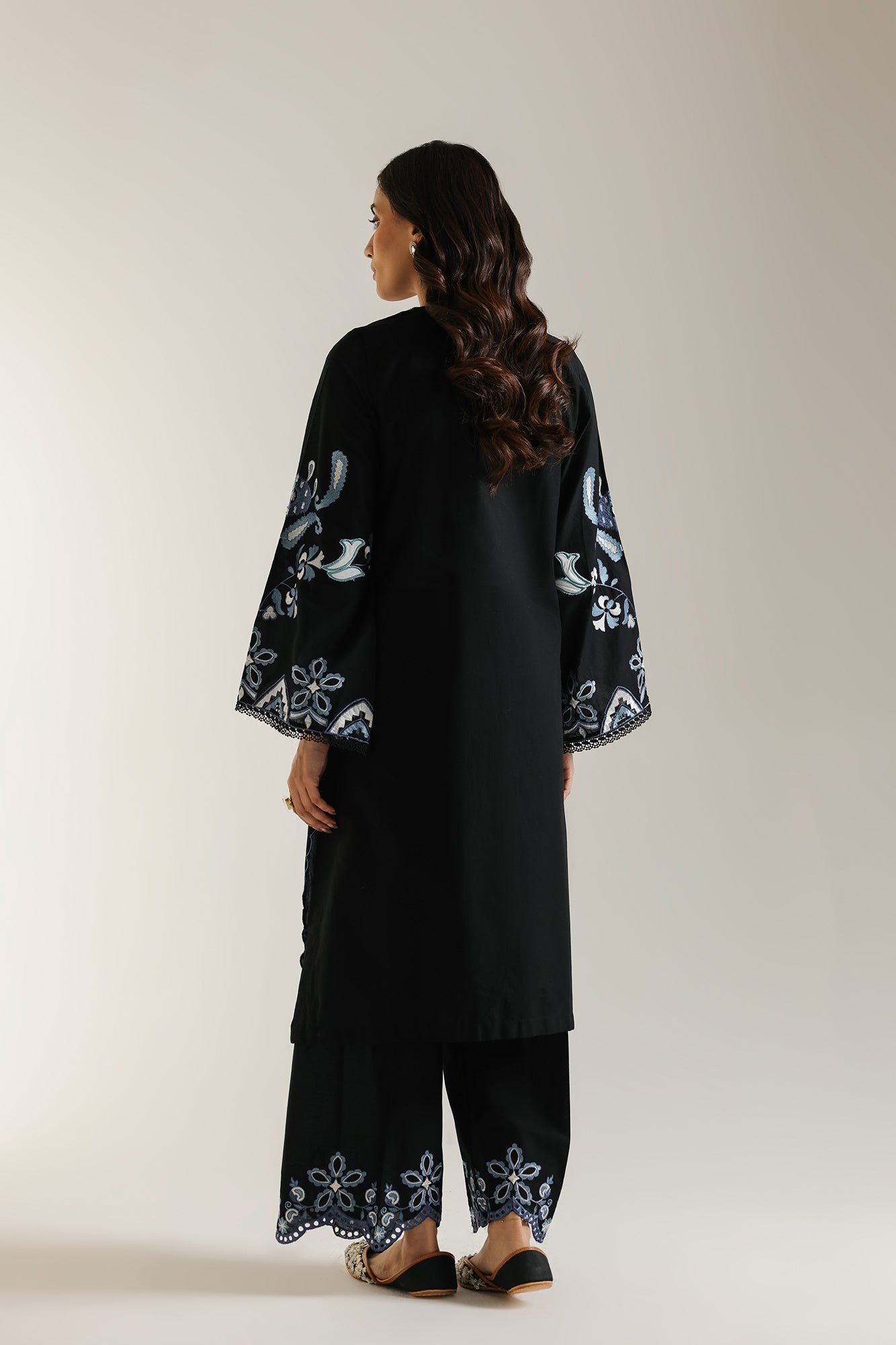 EMBROIDERED SUIT (E3395/103/902) - Image 4