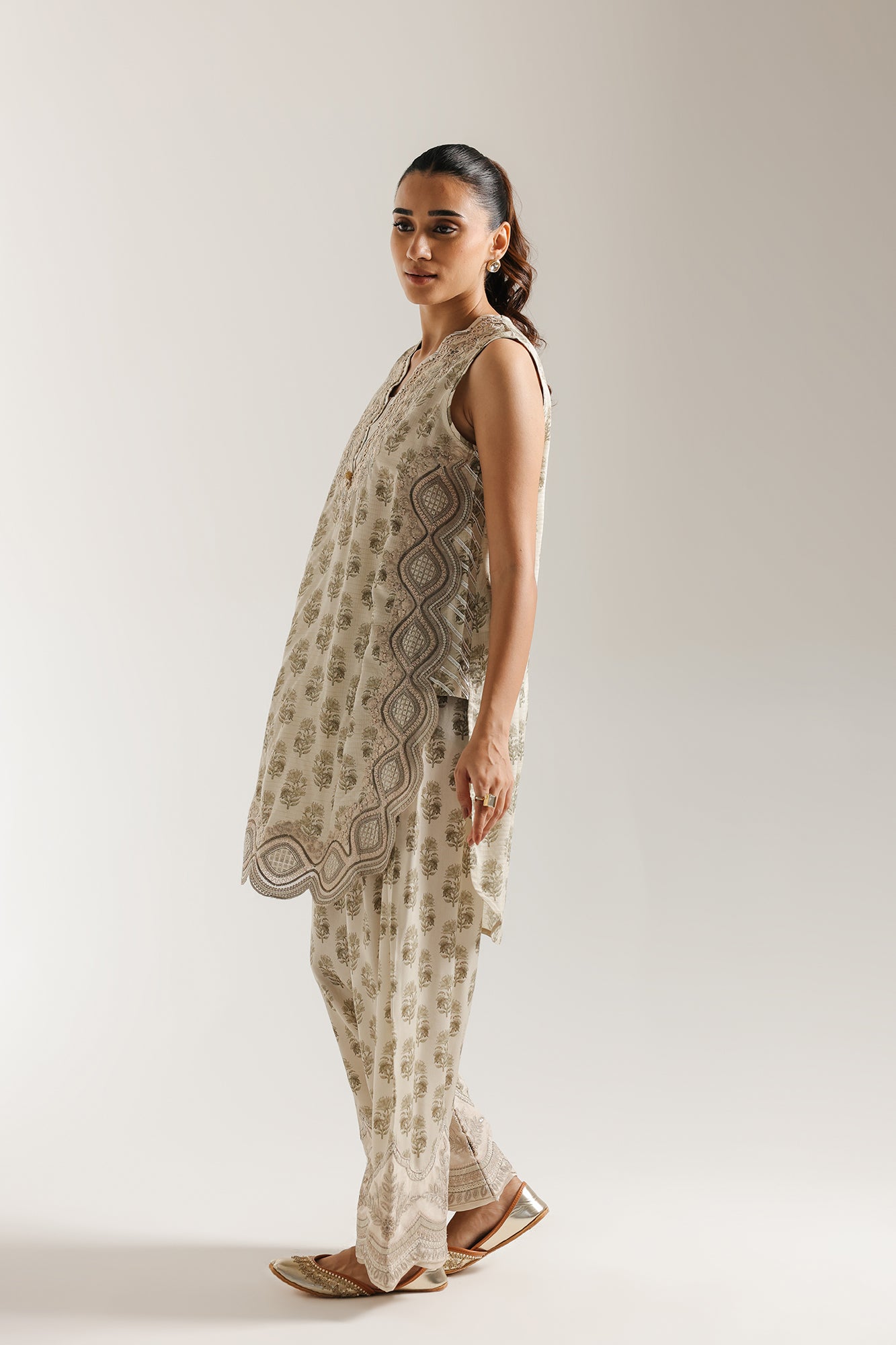 EMBROIDERED SUIT (E3452/103/006) - Image 3