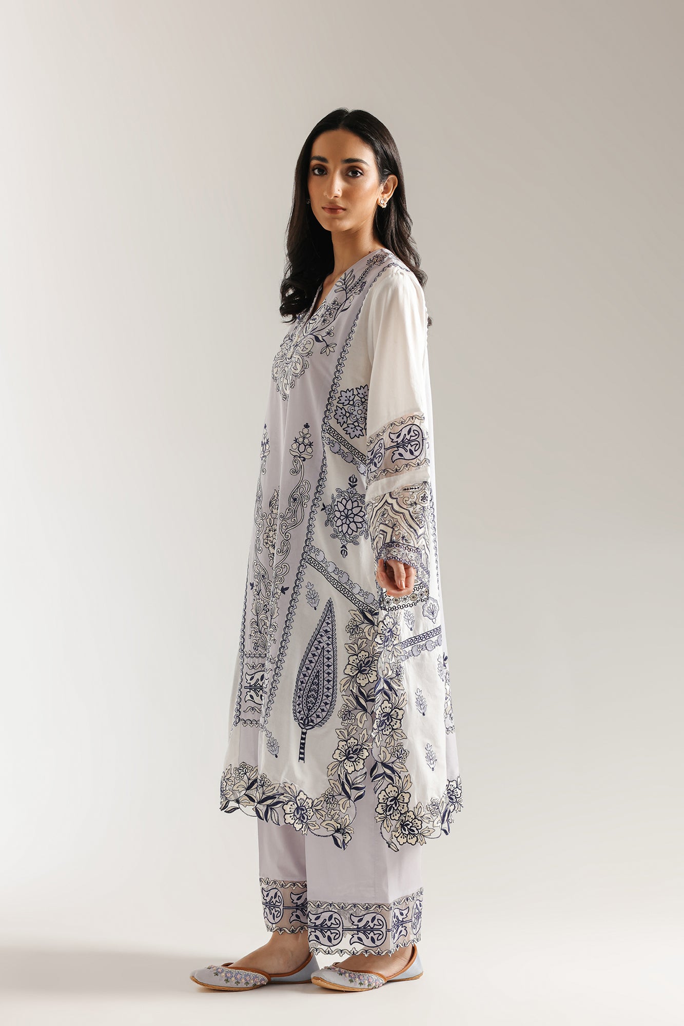 EMBROIDERED SUIT (E3460/103/515) - Image 3