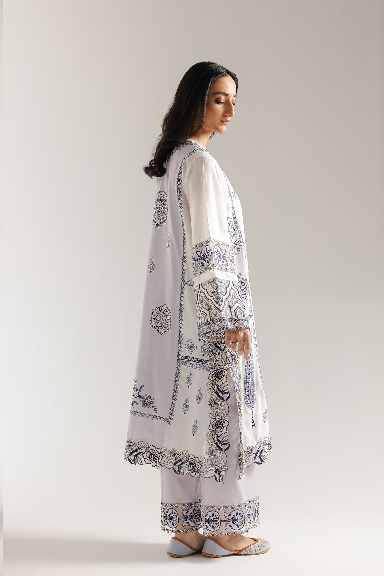 EMBROIDERED SUIT (E3460/103/515) - Image 4