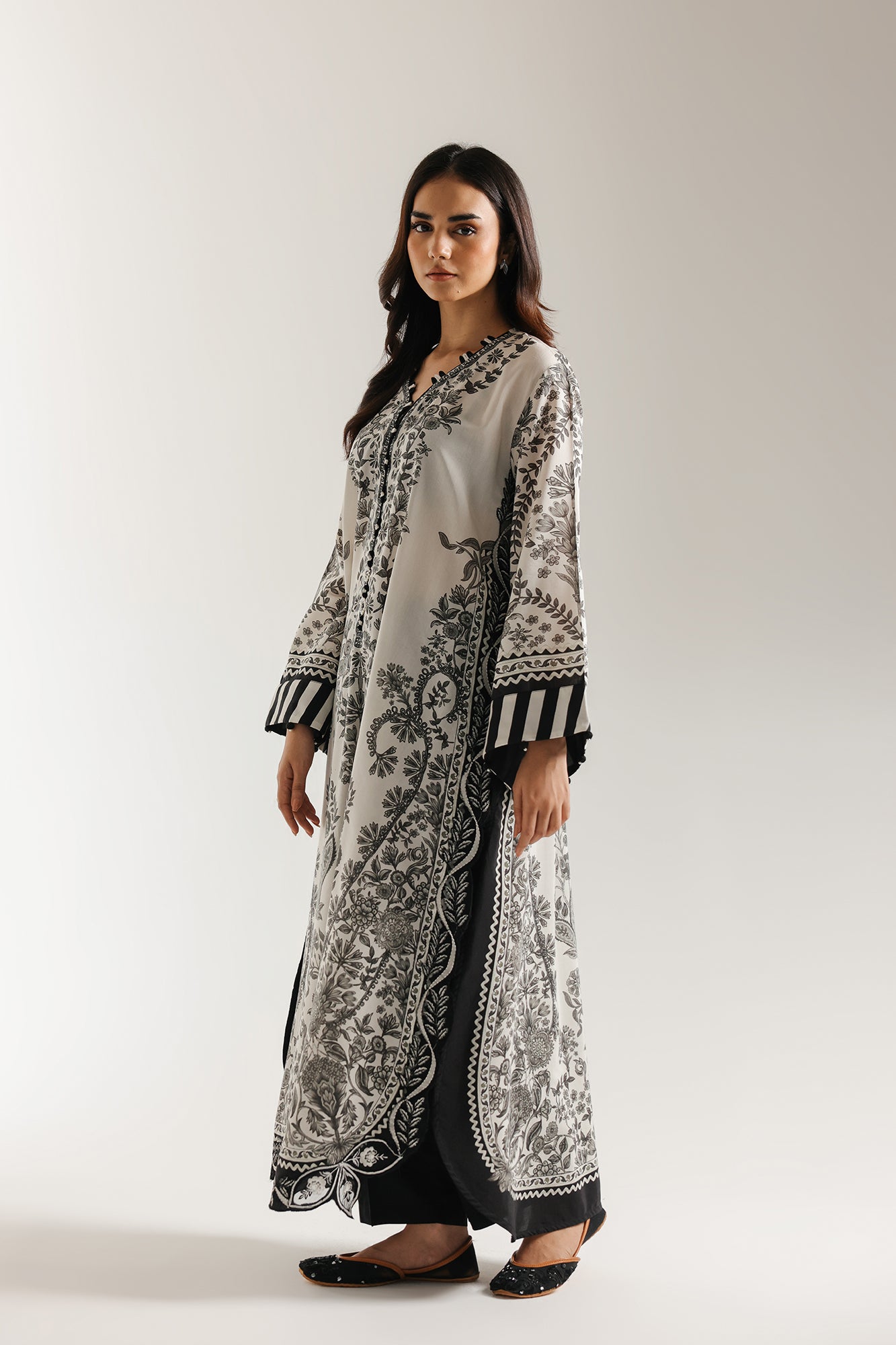 EMBROIDERED SUIT (E3467/103/003) - Image 2