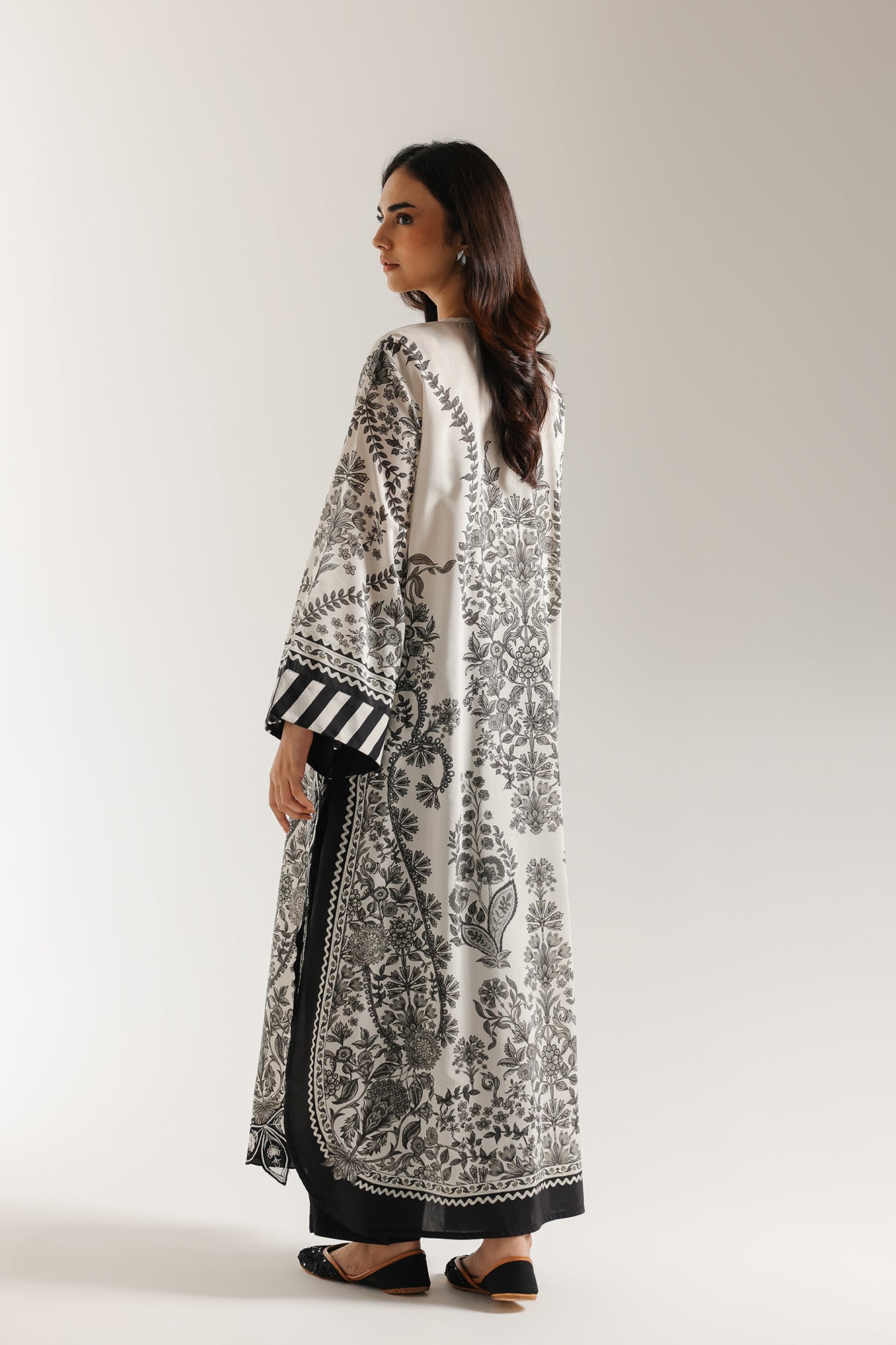 EMBROIDERED SUIT (E3467/103/003) - Image 3