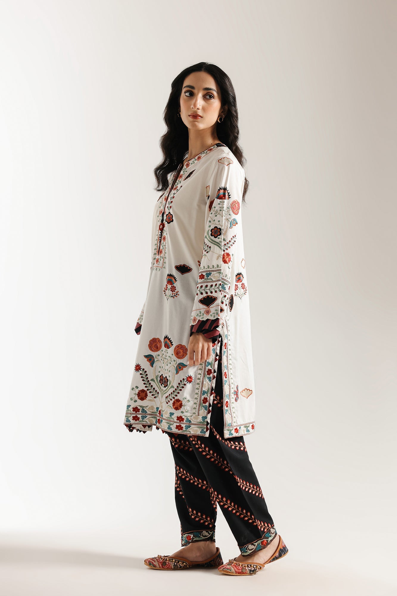 EMBROIDERED SUIT (E3478/103/003) - Image 3