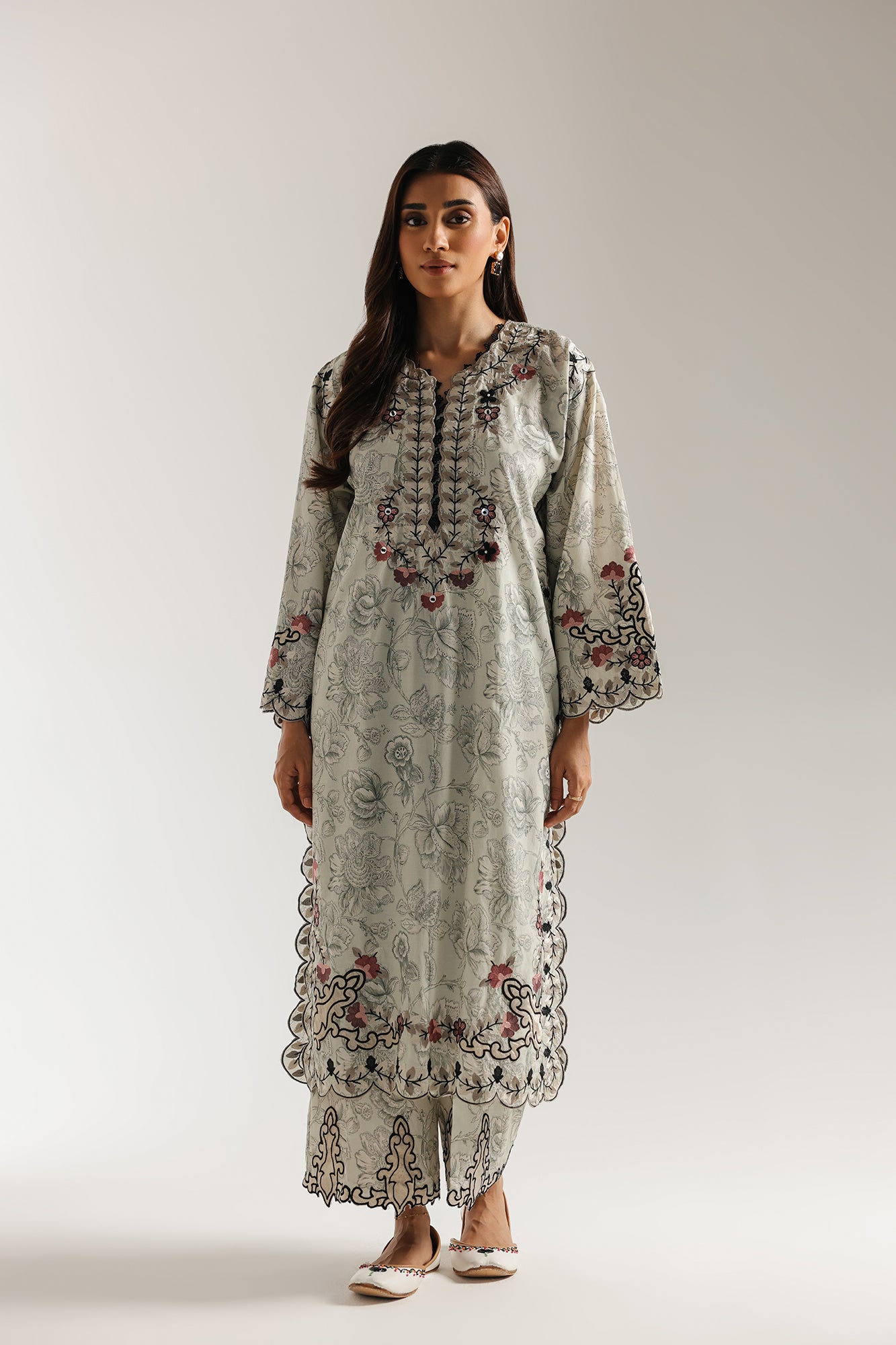 EMBROIDERED SUIT (E3500/103/817) - Image 2