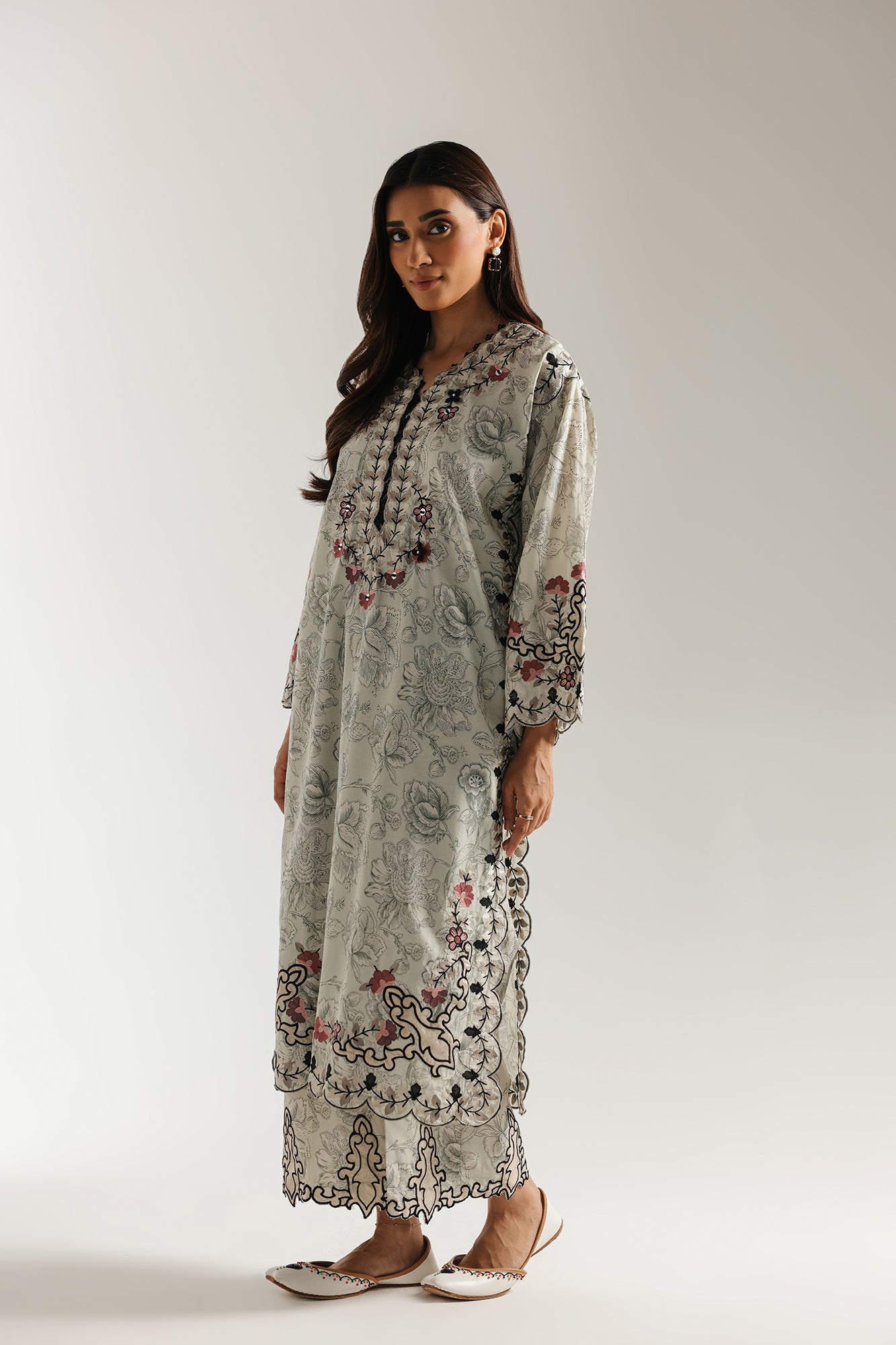 EMBROIDERED SUIT (E3500/103/817) - Image 3