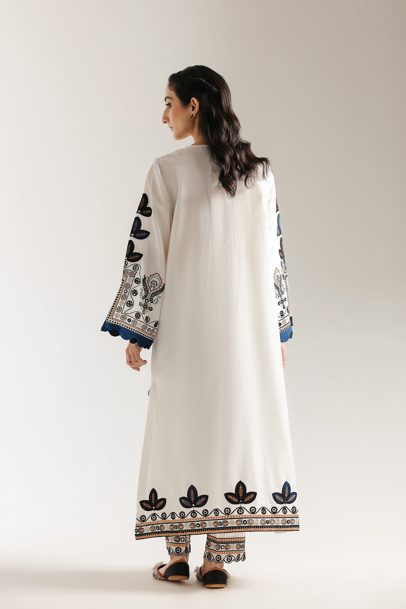 EMBROIDERED SUIT (E3508/103/002) - Image 3