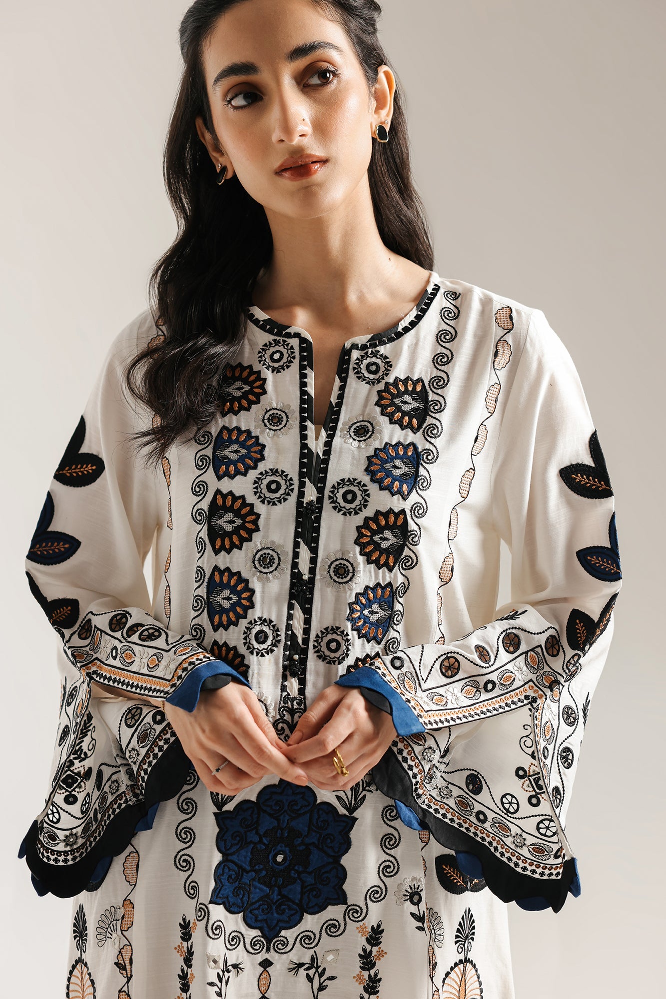 EMBROIDERED SUIT (E3508/103/002) - Image 4