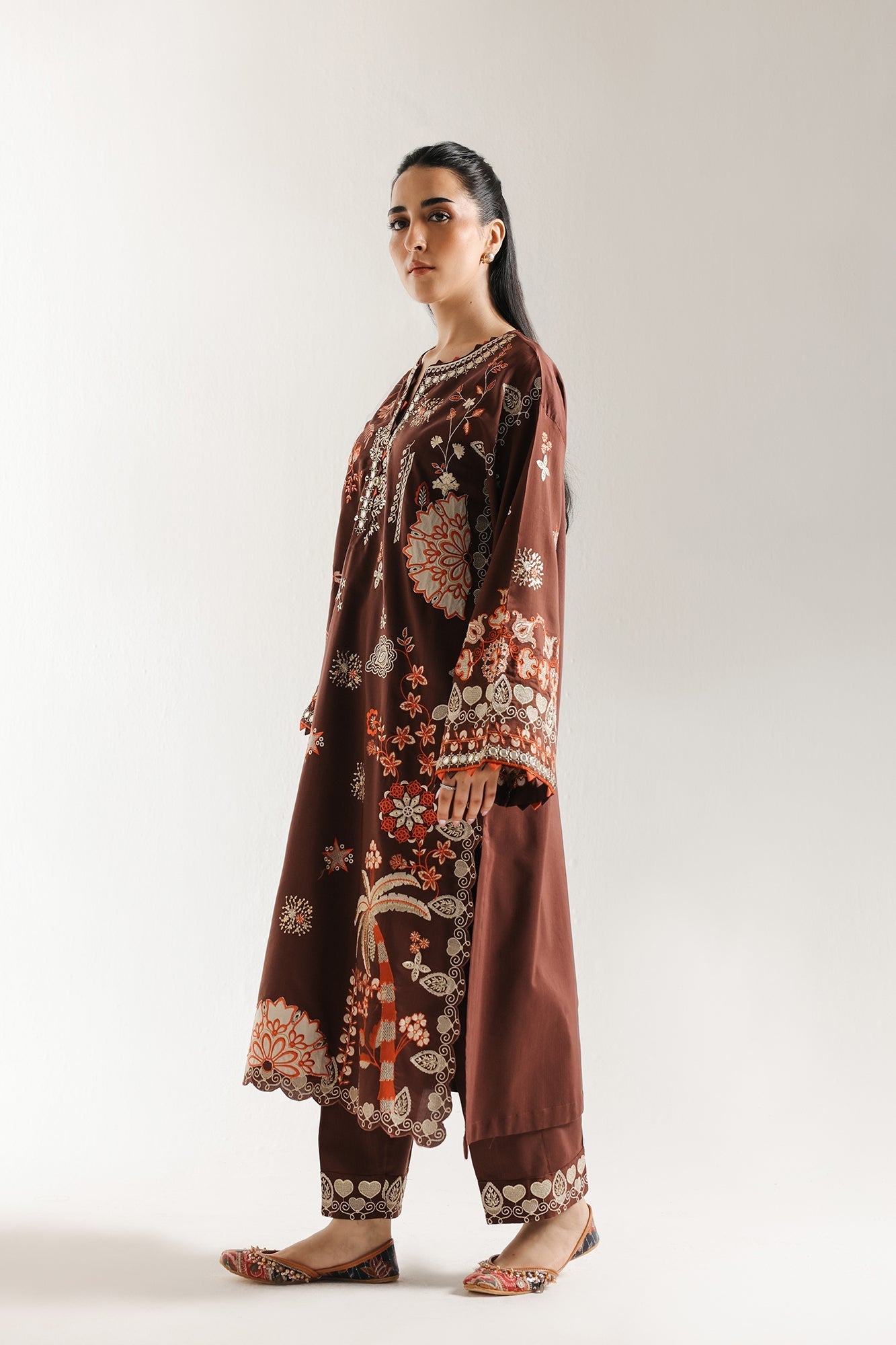 EMBROIDERED SUIT (E3519/103/823) - Image 2