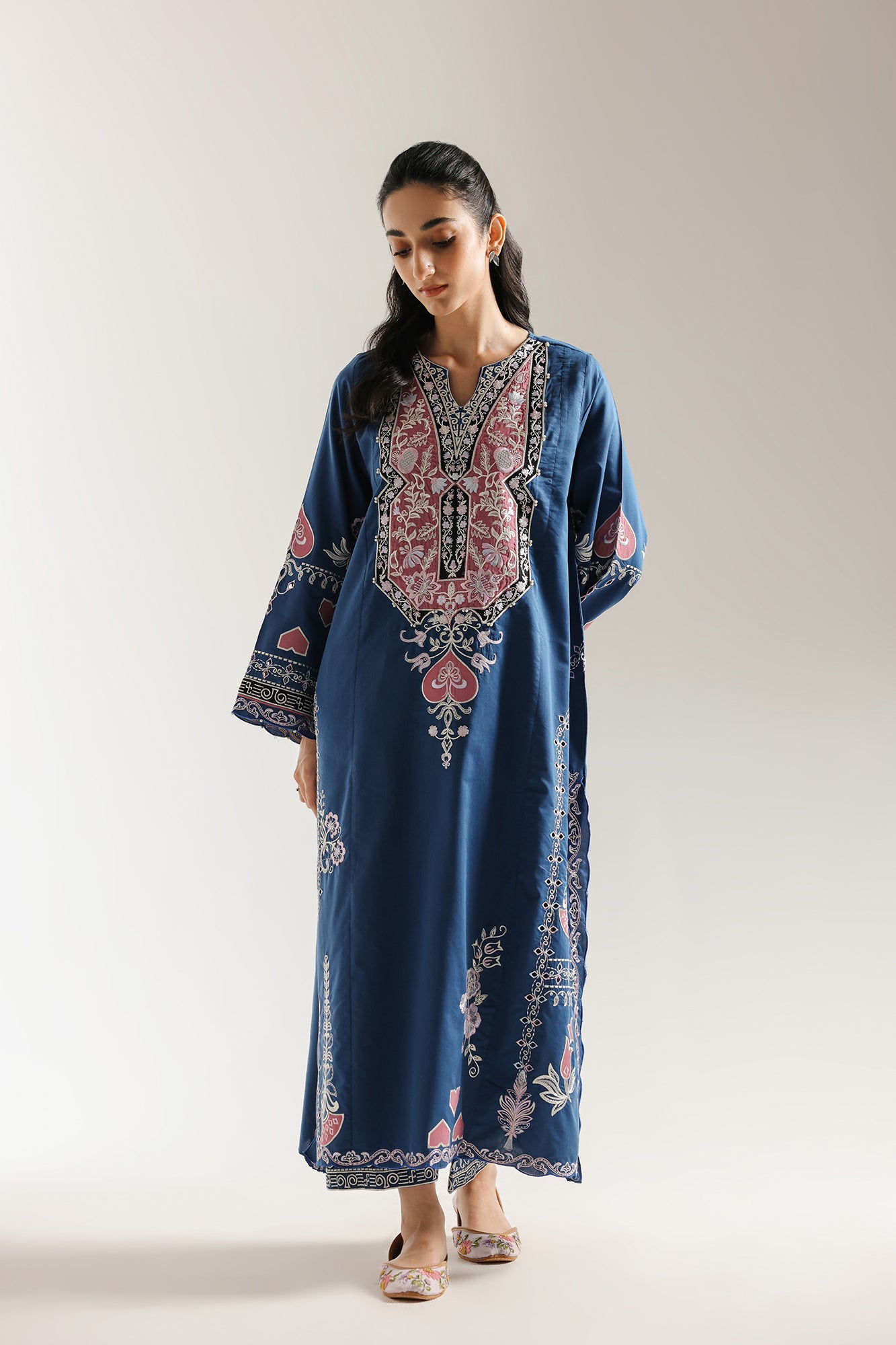 EMBROIDERED SUIT (E3615/103/624)