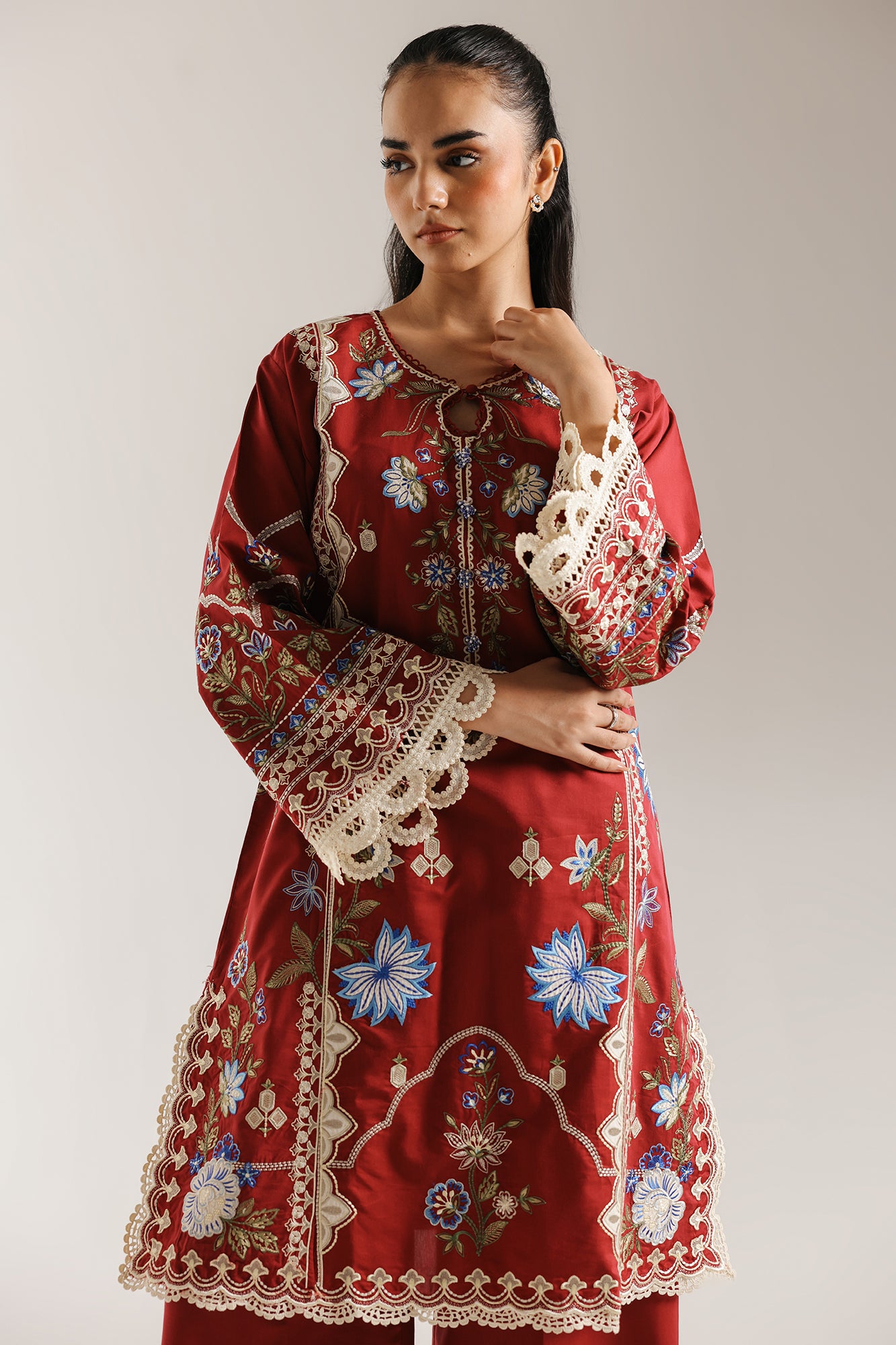 EMBROIDERED SUIT (E3618/103/305)