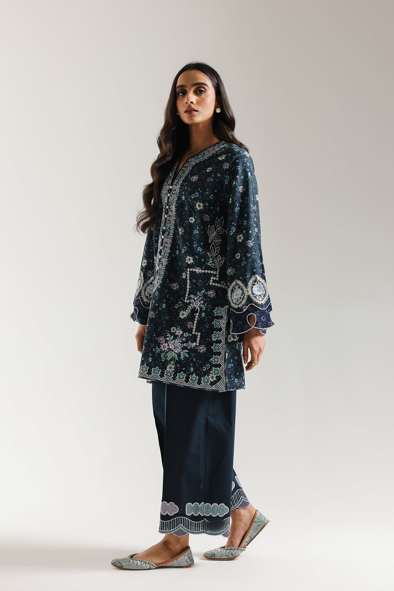 EMBROIDERED SUIT (E3646/103/618) - Image 3