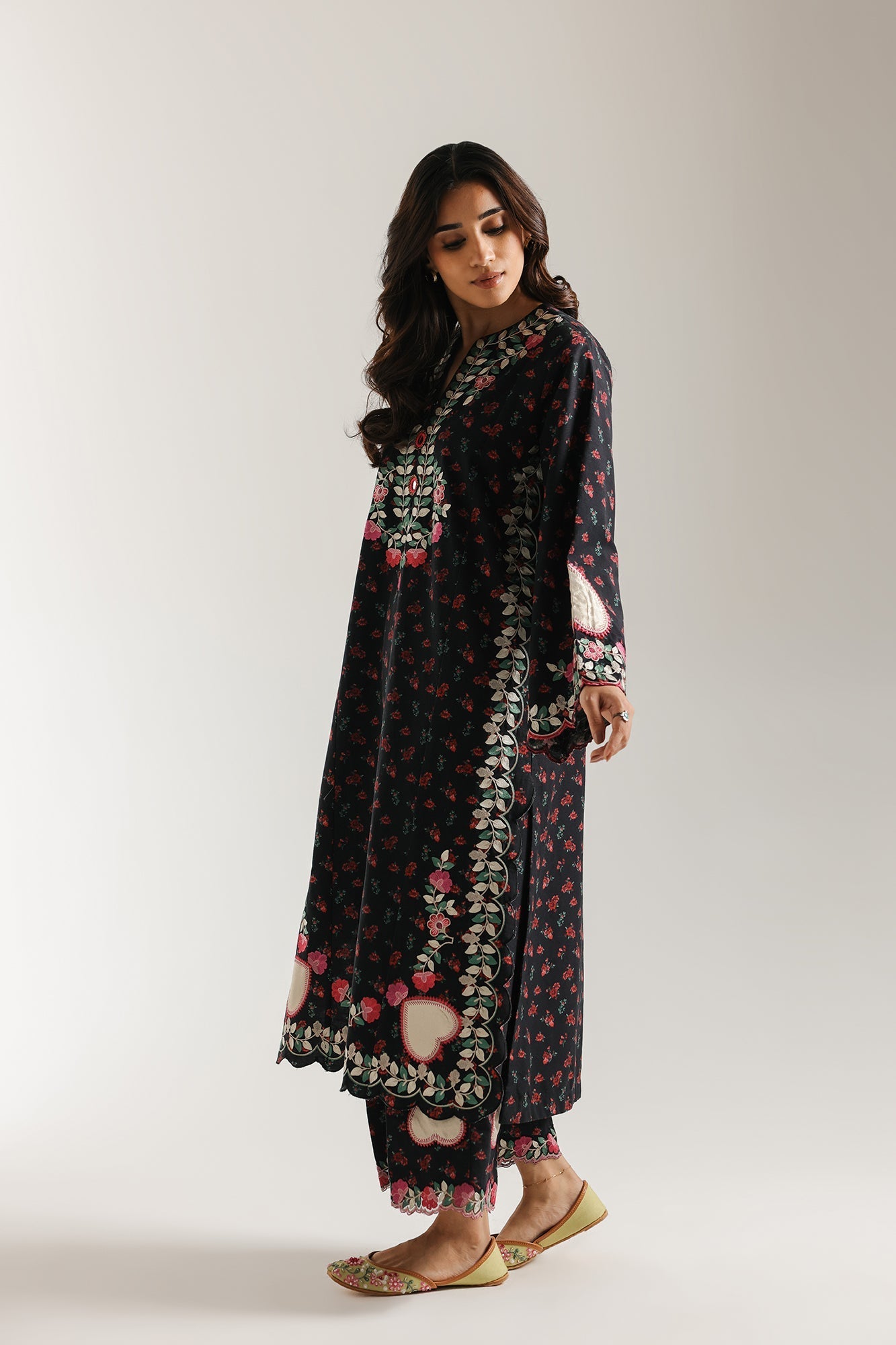 EMBROIDERED SUIT (E3673/103/901) - Image 2