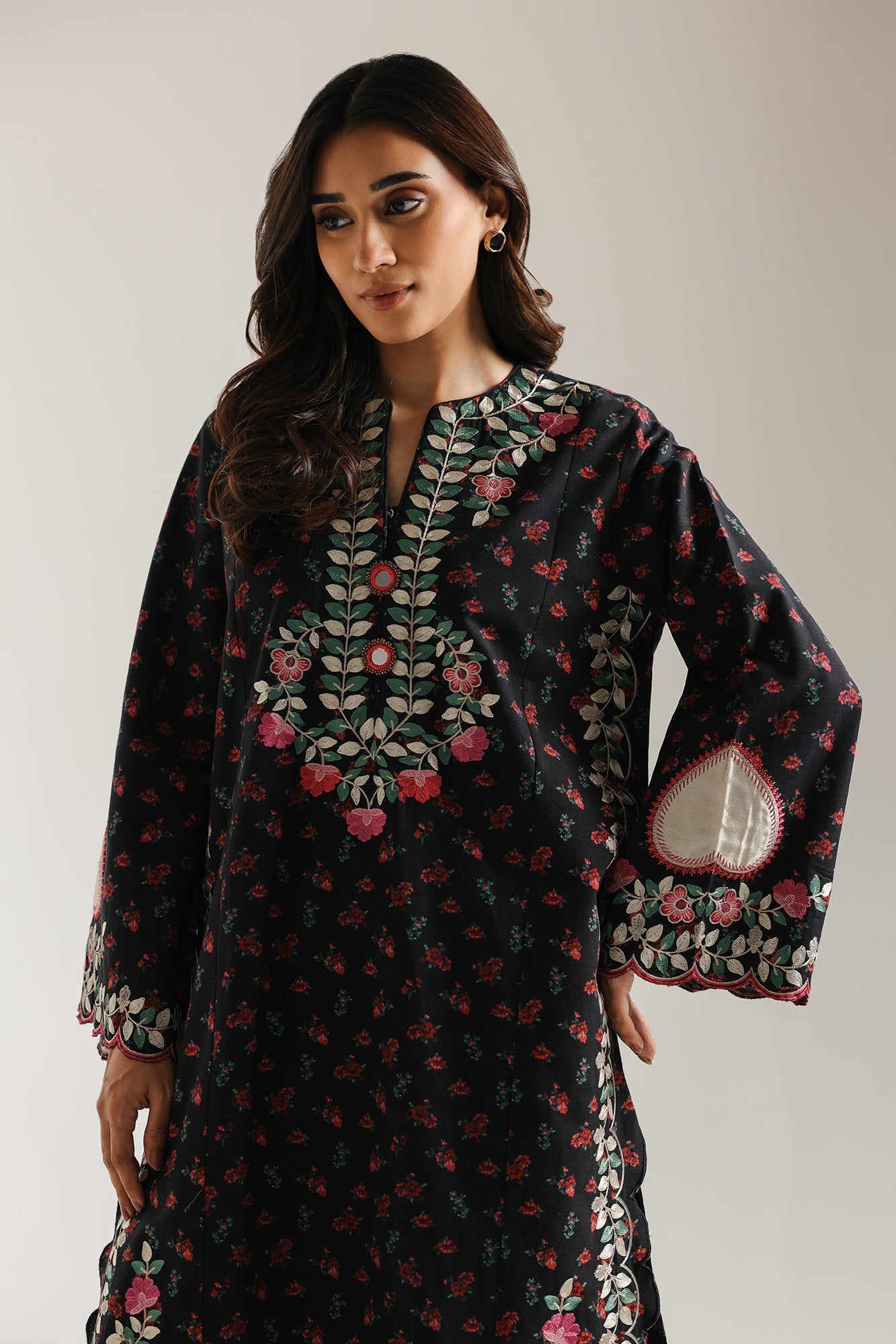 EMBROIDERED SUIT (E3673/103/901) - Image 4