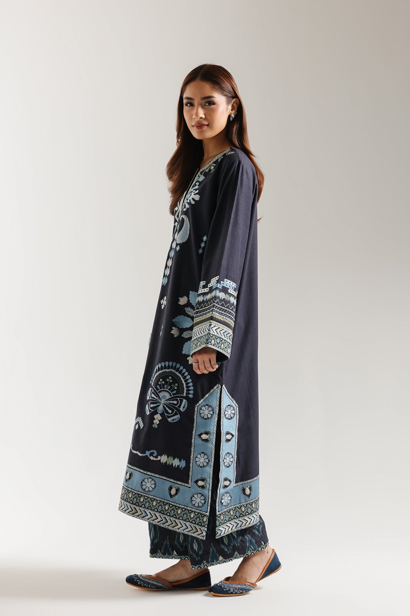 EMBROIDERED SUIT (E3675/103/622) - Image 3