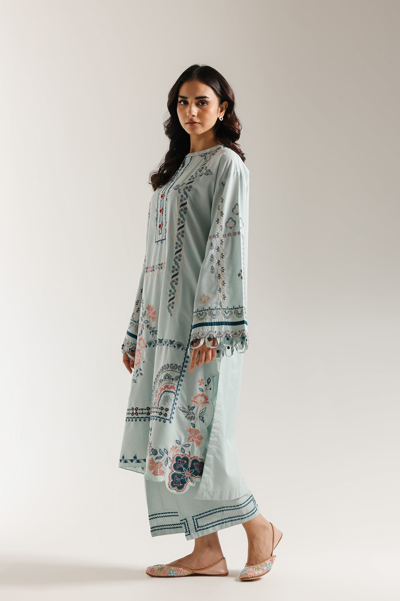 EMBROIDERED SUIT (E3685/103/613) - Image 3