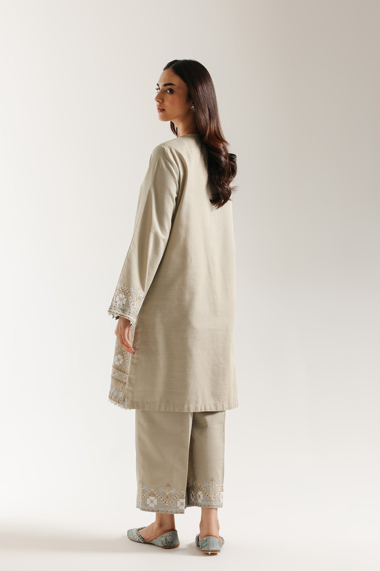 EMBROIDERED SUIT (E3705/103/817) - Image 4