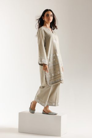 EMBROIDERED SUIT (E3705/103/817)