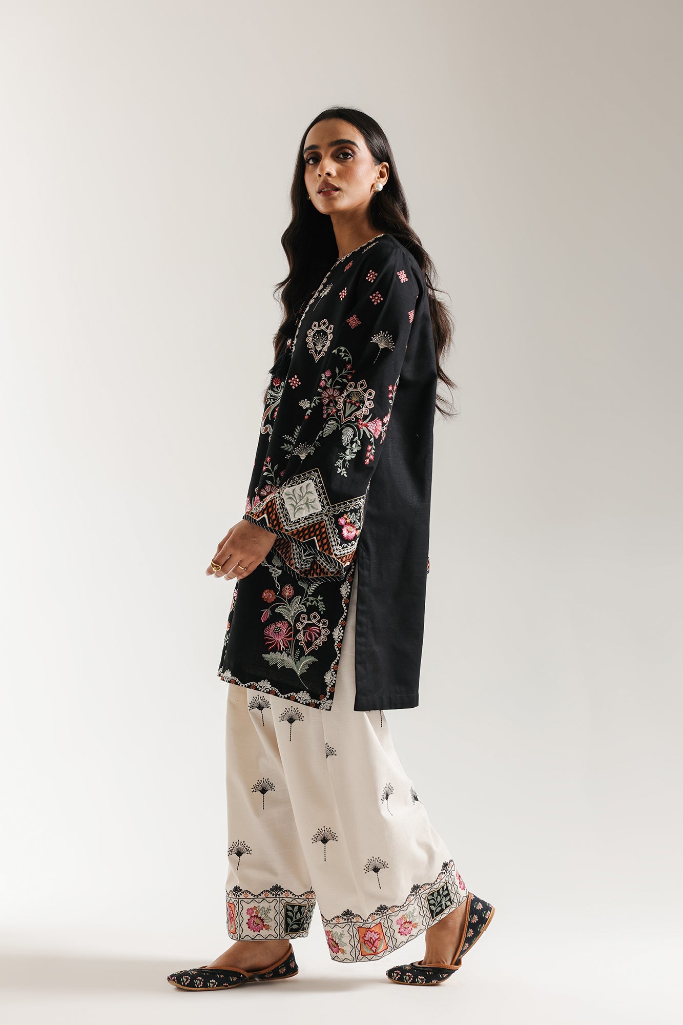 EMBROIDERED SUIT (E3708/103/902) - Image 2