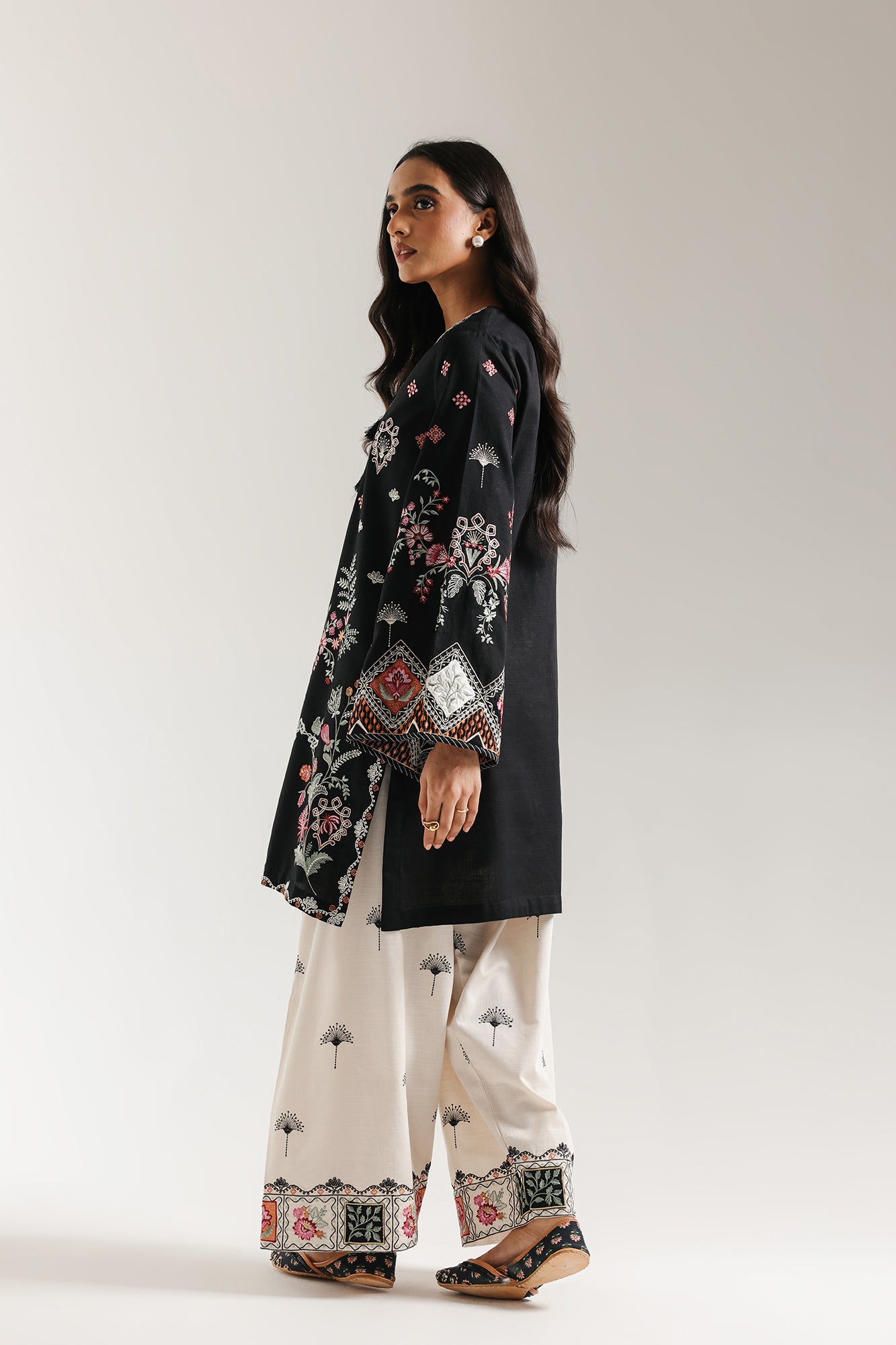 EMBROIDERED SUIT (E3708/103/902) - Image 3