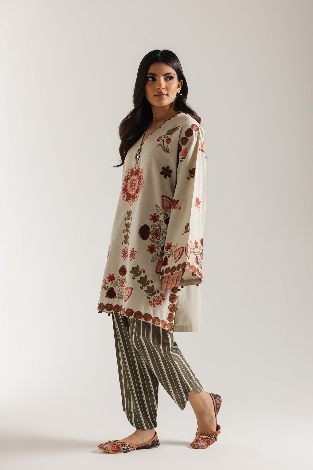 EMBROIDERED SUIT (E3733/103/722) - Image 3