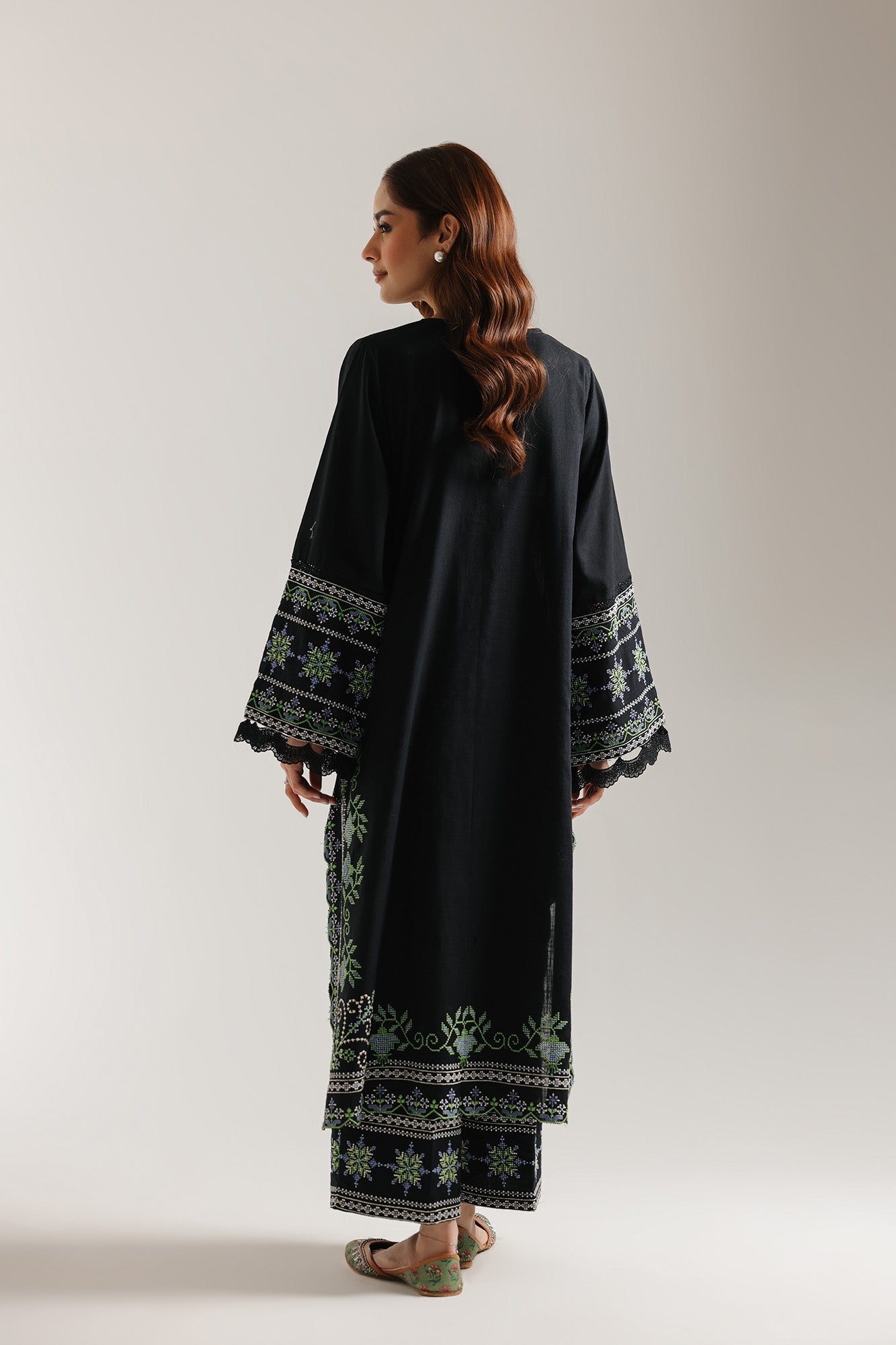 EMBROIDERED SUIT (E3748/103/901) - Image 4
