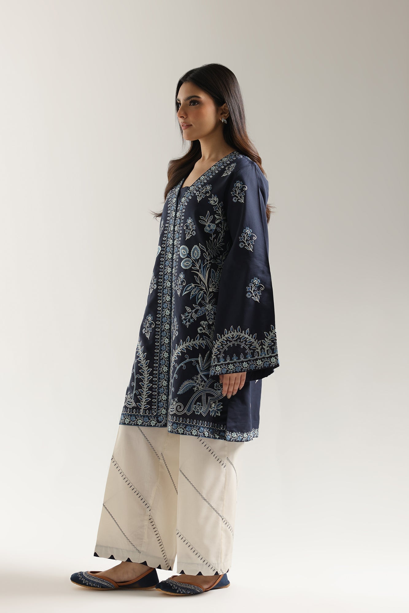 EMBROIDERED SUIT (E3784/103/622) - Image 3