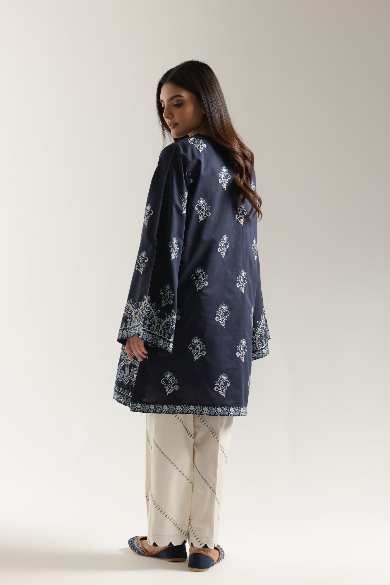 EMBROIDERED SUIT (E3784/103/622) - Image 4