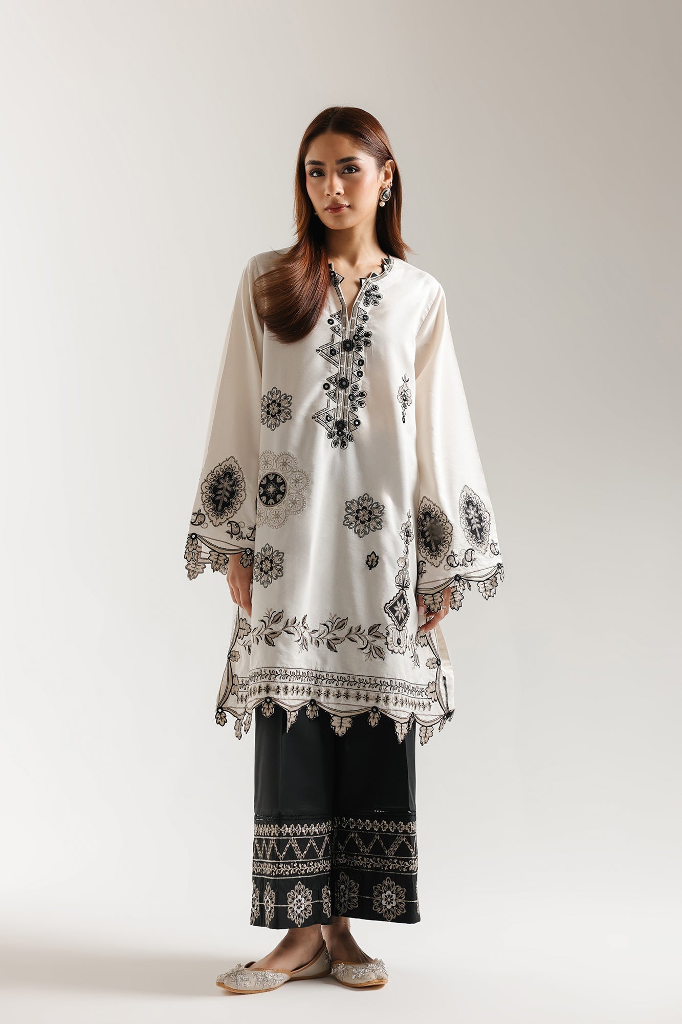 EMBROIDERED SUIT (E3801/103/003) - Image 2