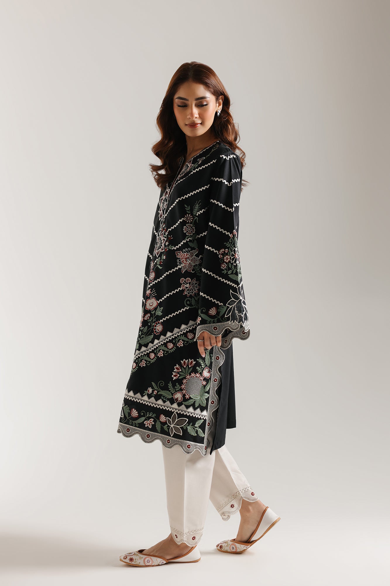 EMBROIDERED SUIT (E3803/103/902) - Image 3
