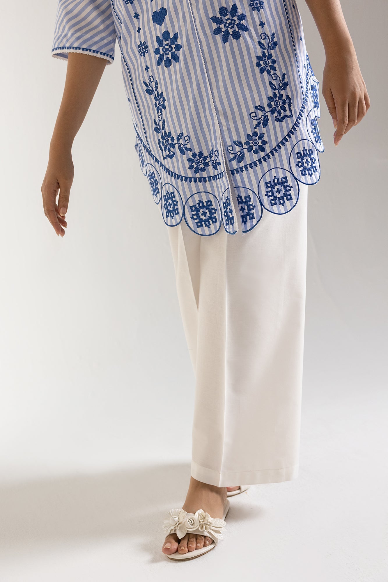 EMBROIDERED KURTI (E5839/102/629) - Image 5