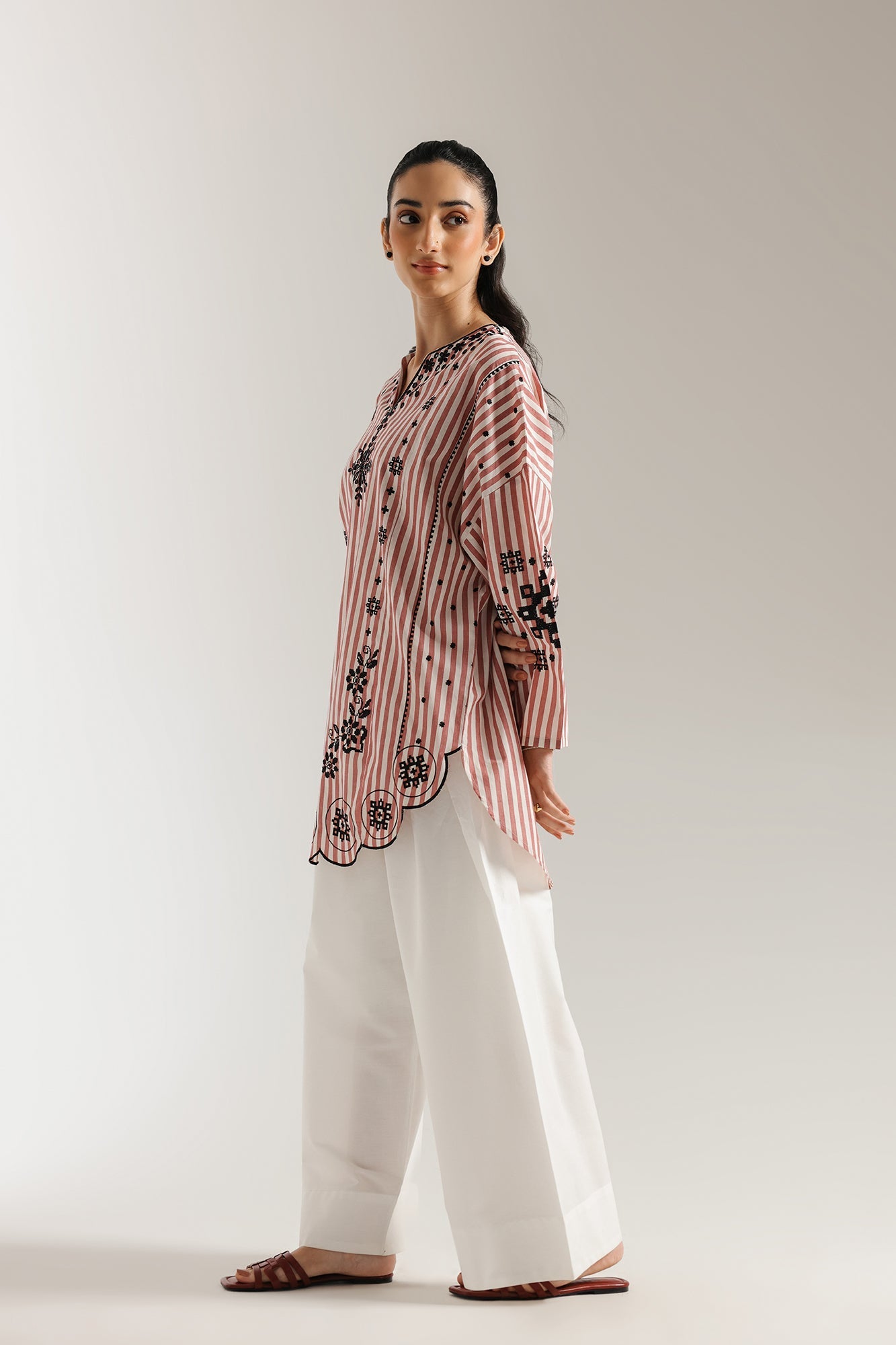 EMBROIDERED KURTI (E5840/102/003) - Image 3