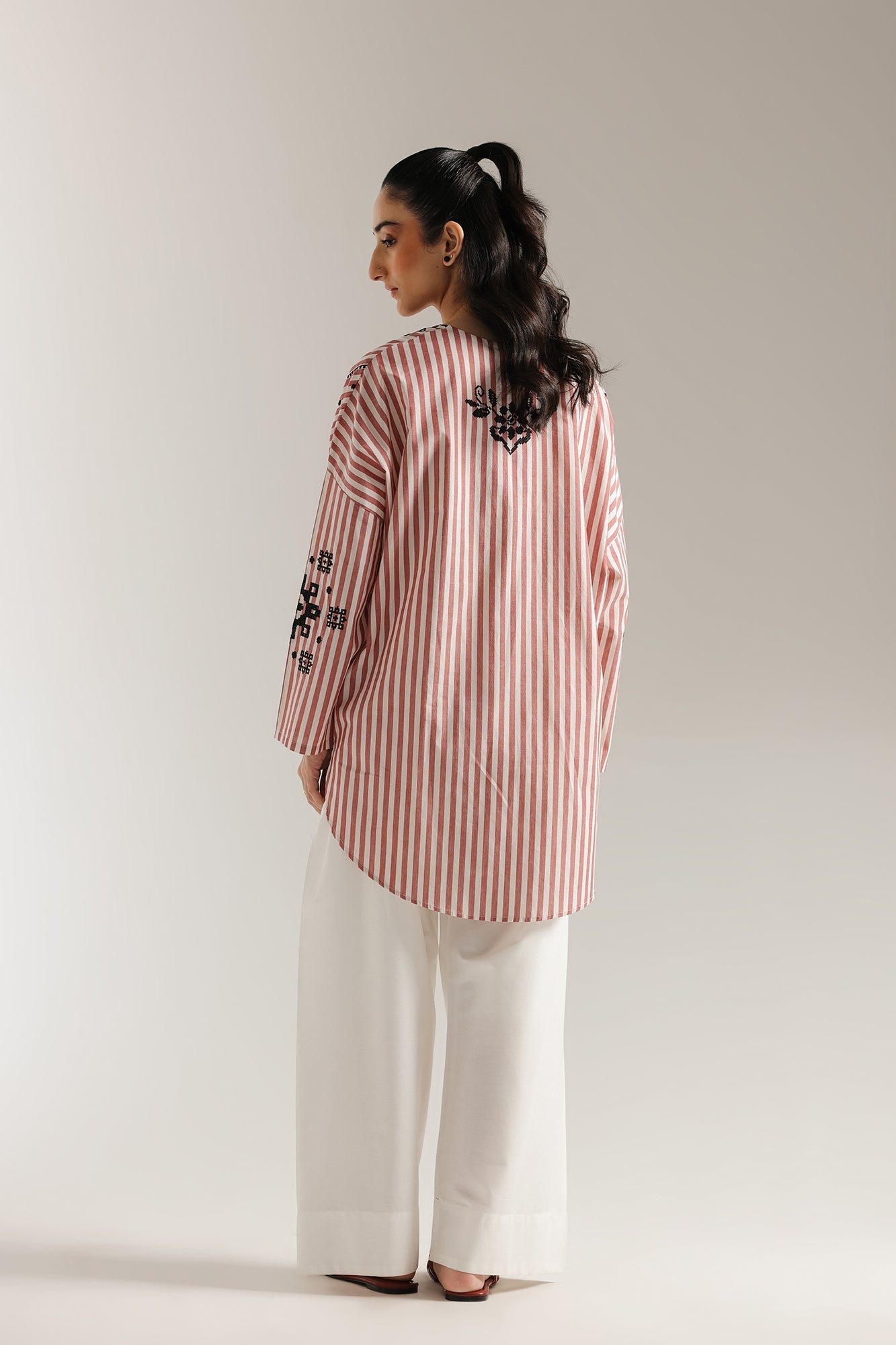 EMBROIDERED KURTI (E5840/102/003) - Image 4