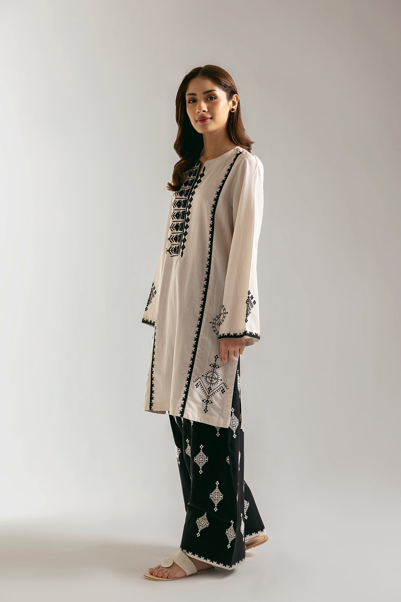 EMBROIDERED SUIT (E6142/102/006) - Image 2