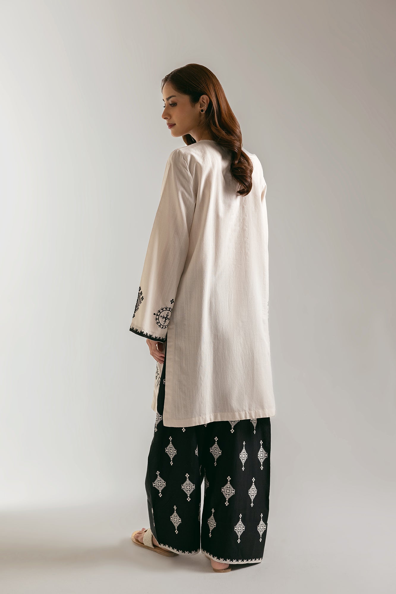 EMBROIDERED SUIT (E6142/102/006) - Image 3