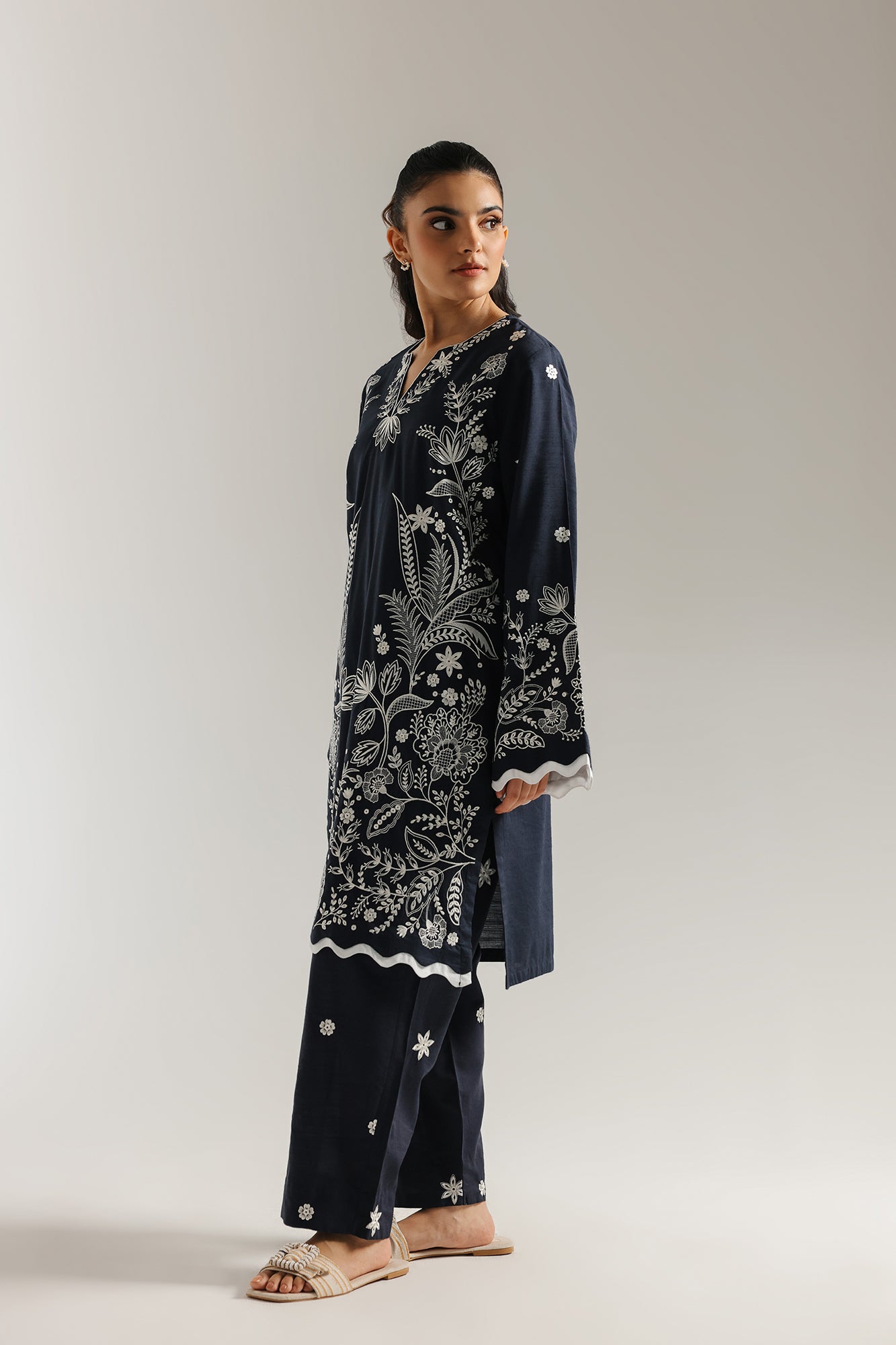 EMBROIDERED SUIT (E6179/102/619) - Image 2