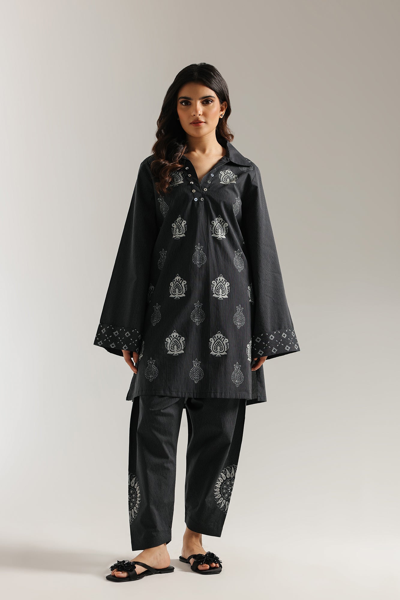 EMBROIDERED SUIT (E6181/102/902) - Image 2