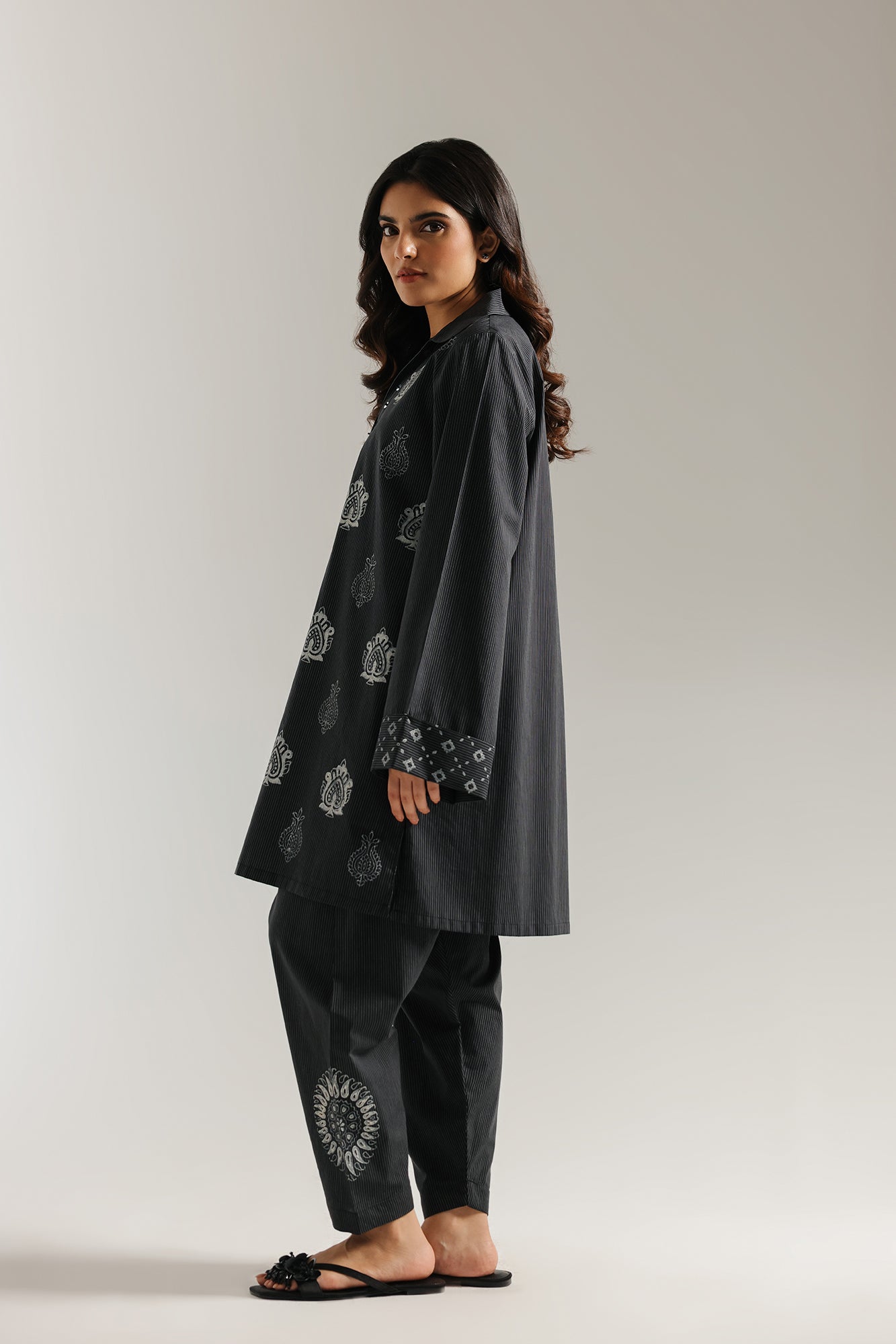 EMBROIDERED SUIT (E6181/102/902) - Image 3