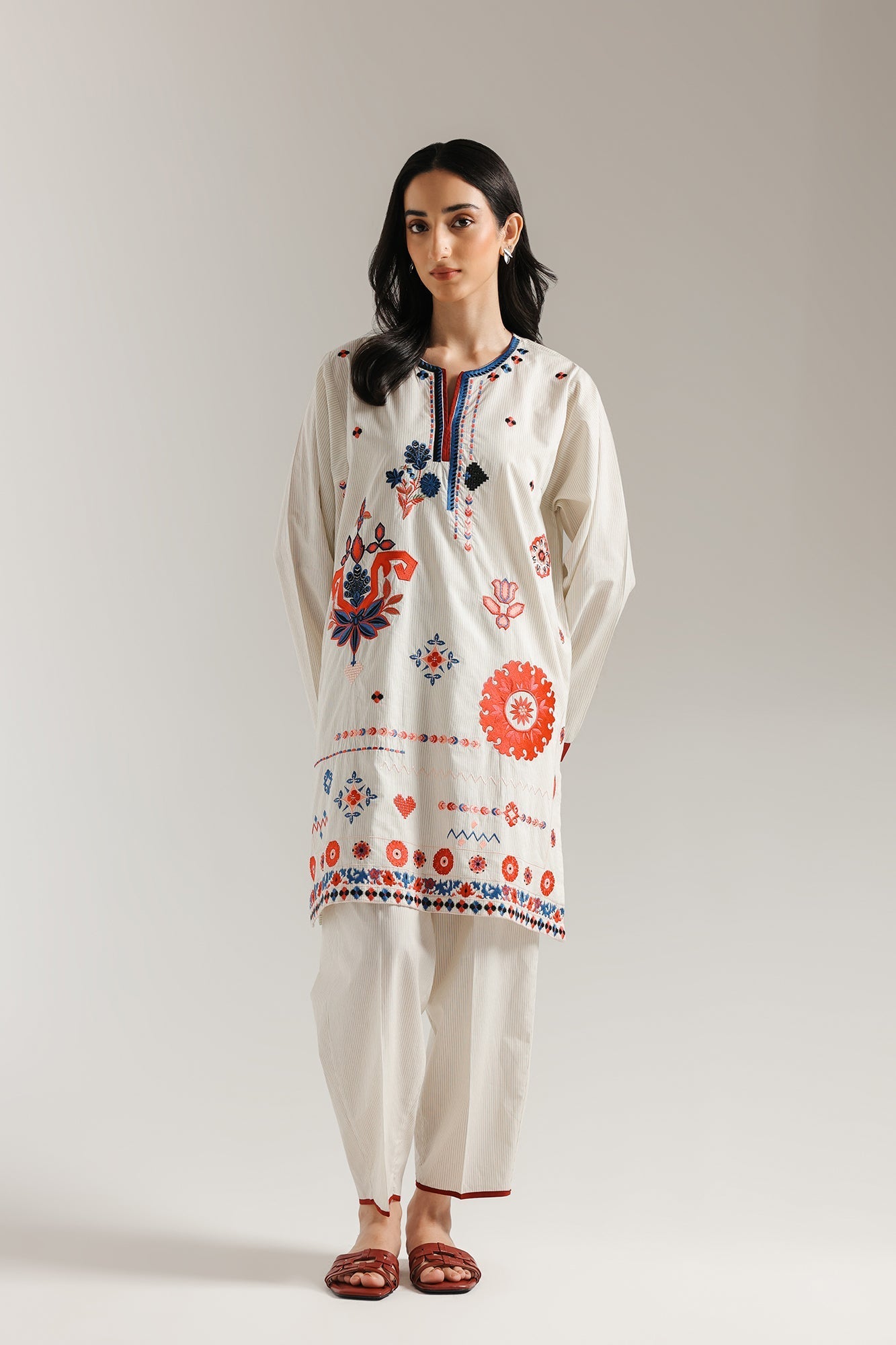 EMBROIDERED SUIT (E6182/102/004) - Image 2