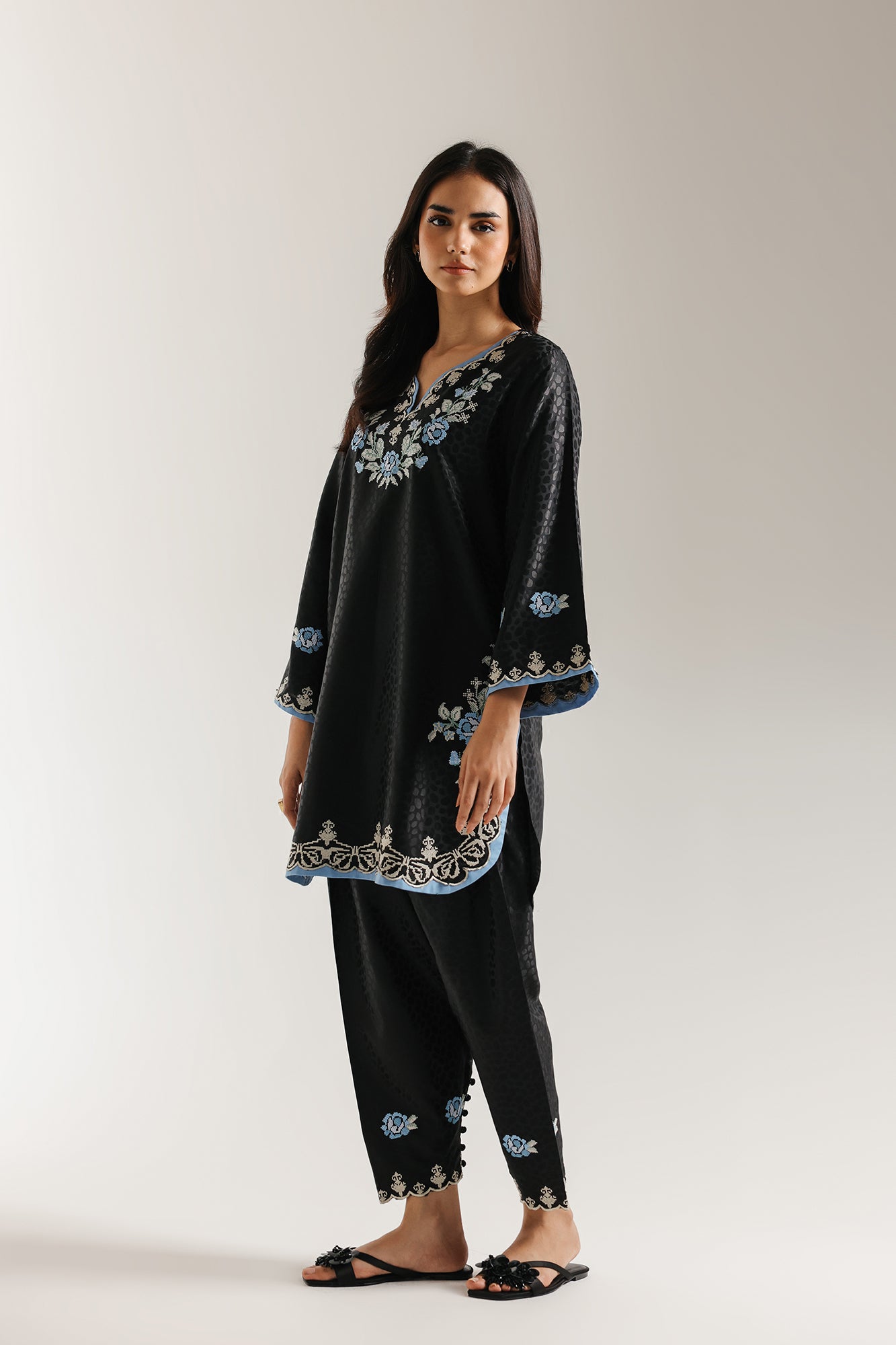 EMBROIDERED SUIT (E6629/102/902) - Image 3