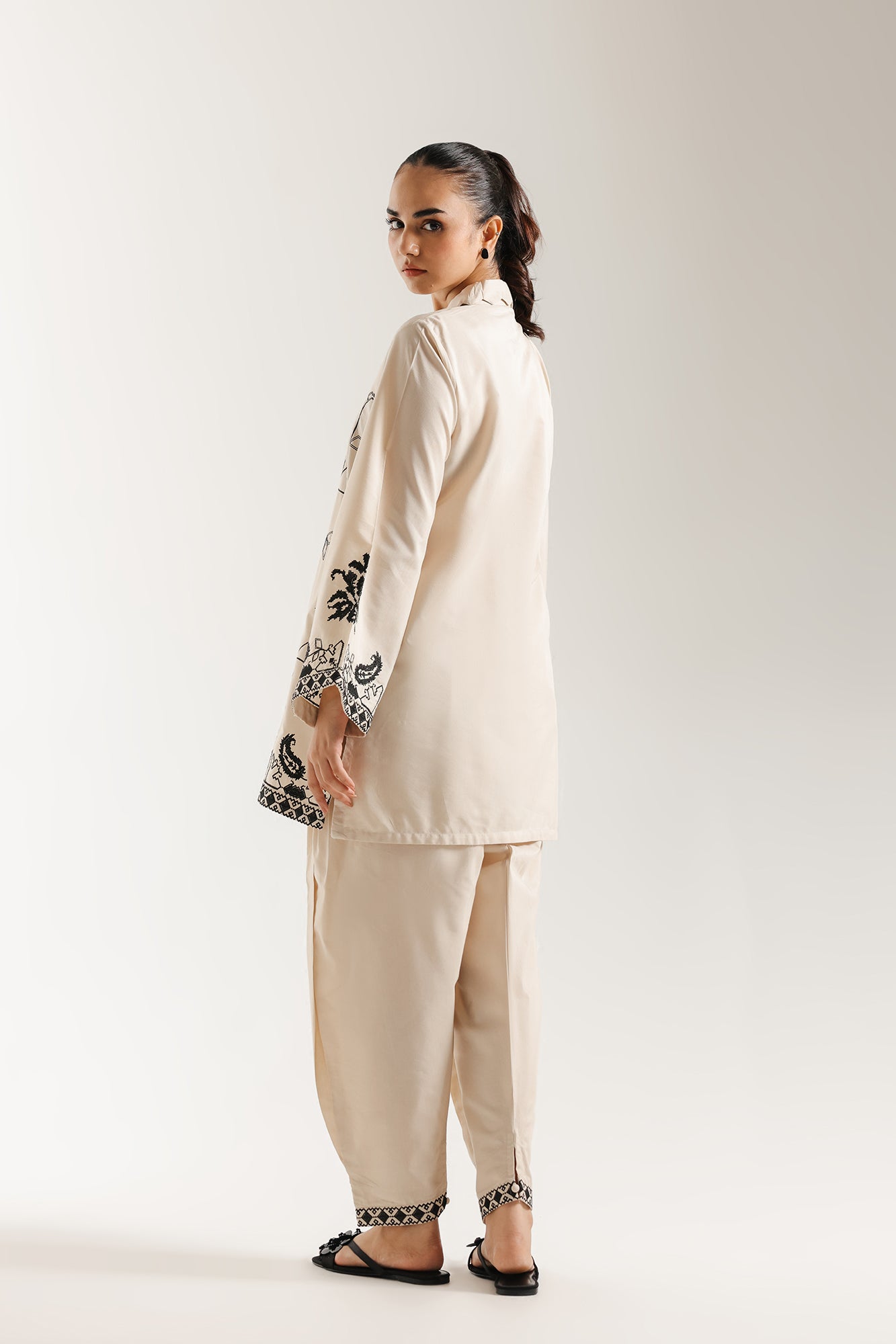 EMBROIDERED SUIT (E6634/102/808) - Image 3