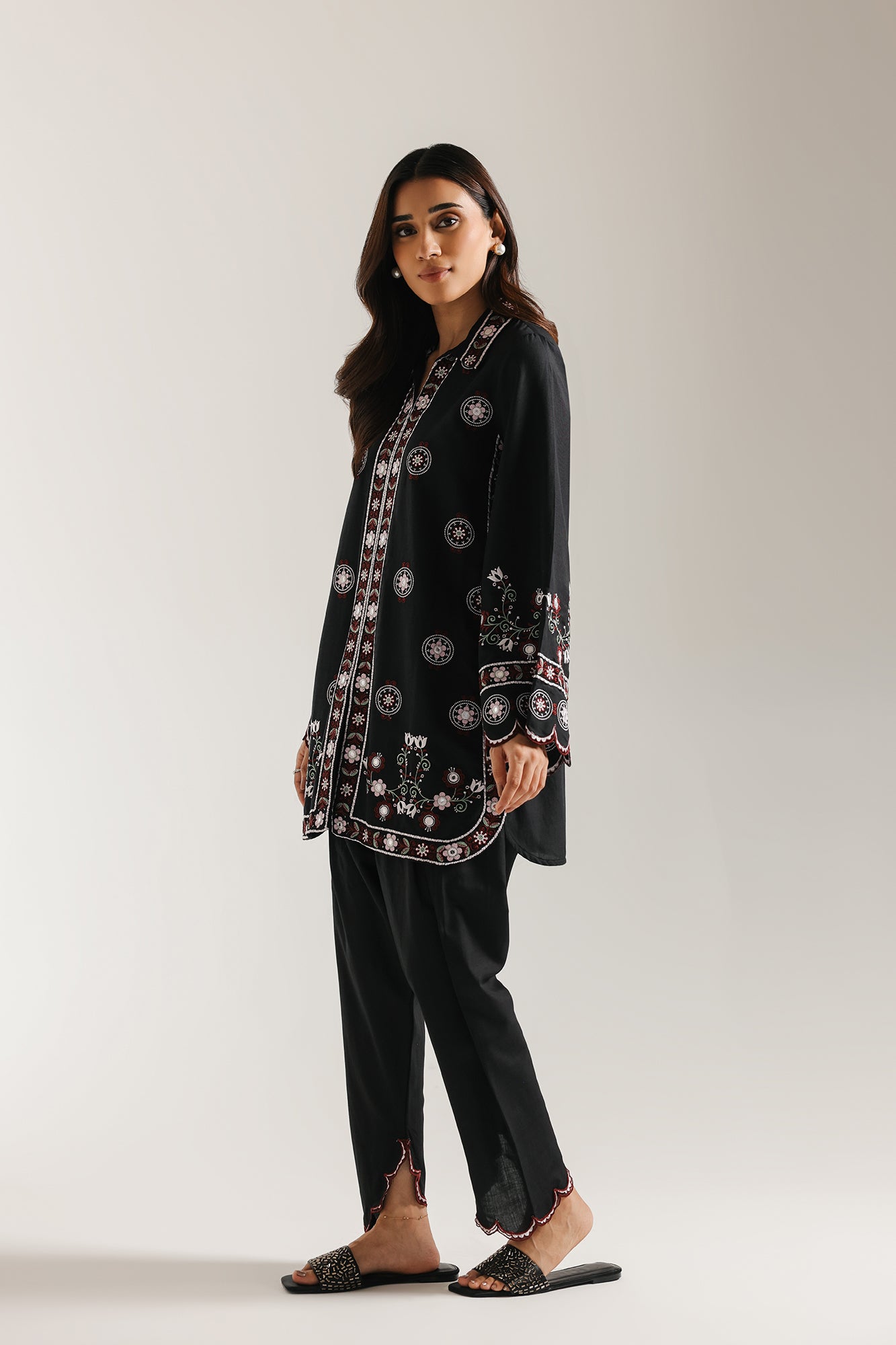 EMBROIDERED SUIT (E6653/102/901) - Image 2